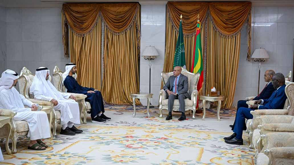 شخبوط بن نهيان يهنئ رئيس موريتانيا بعيد الاستقلال الوطني 