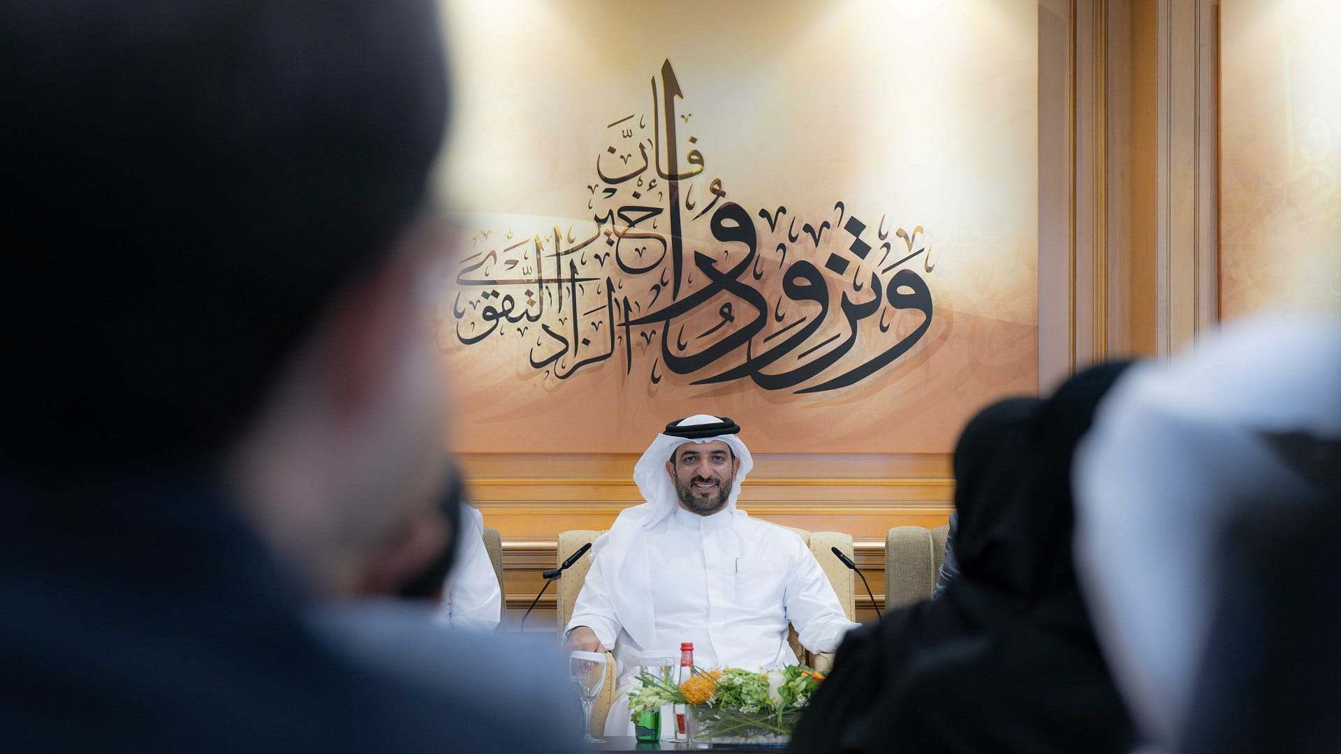 سلطان بن أحمد يلتقي أعضاء الهيئة التدريسية الجدد بجامعة الشارقة