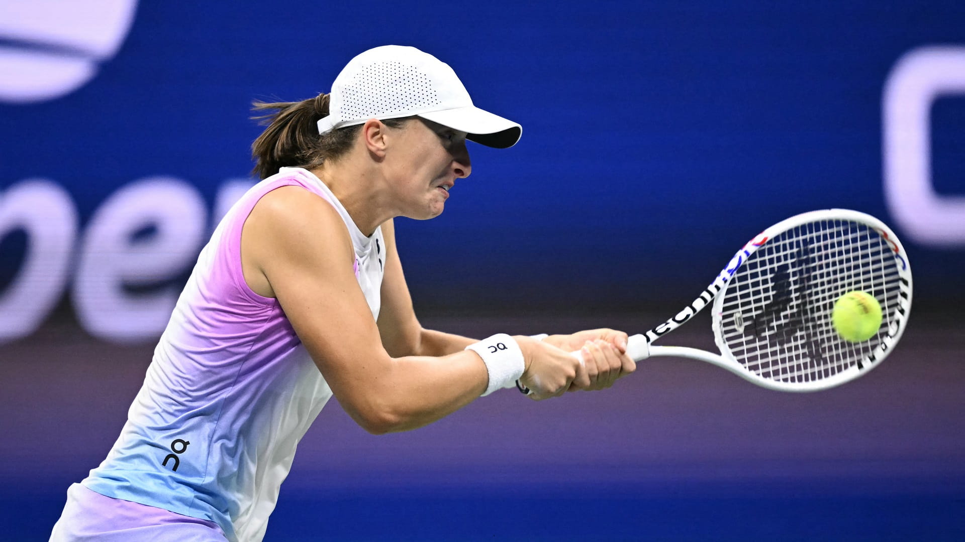 Tennis world number one Swiatek splits with coach Wiktorowski 