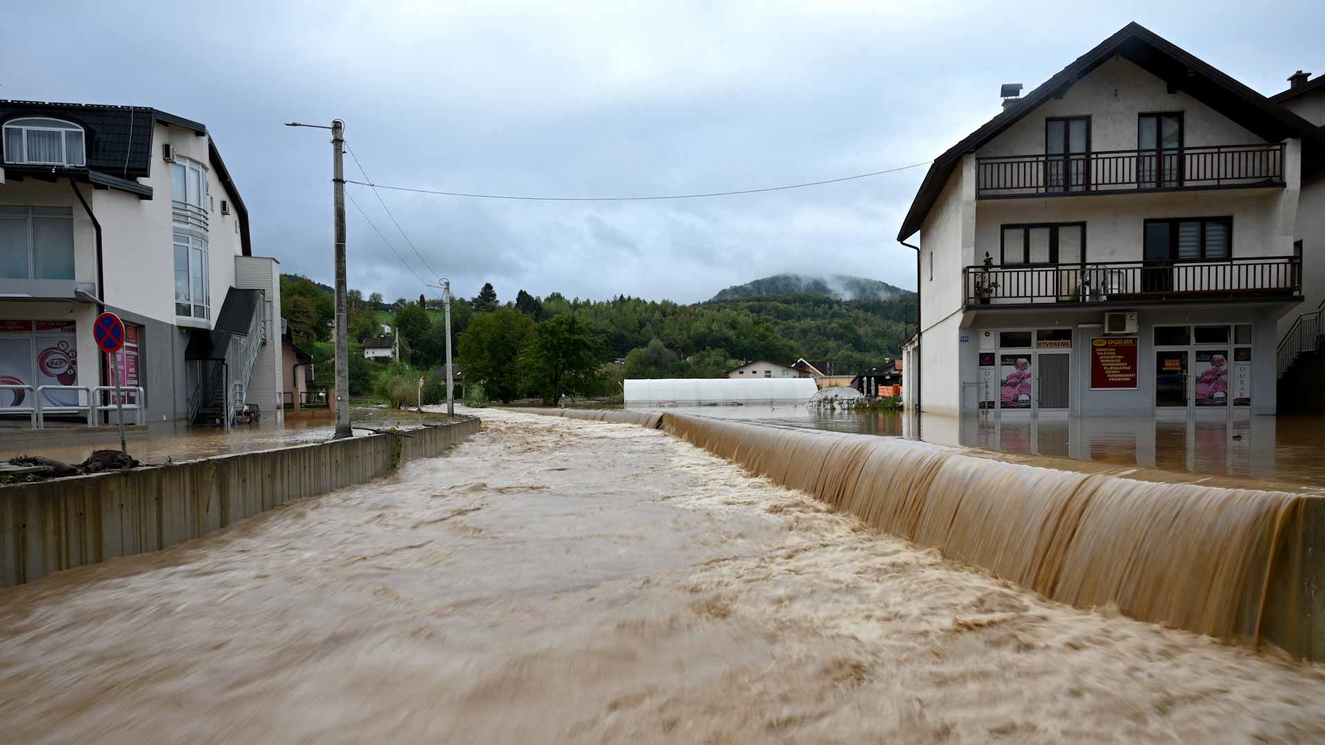 Downpours touch off landslides, floods in central Bosnia 