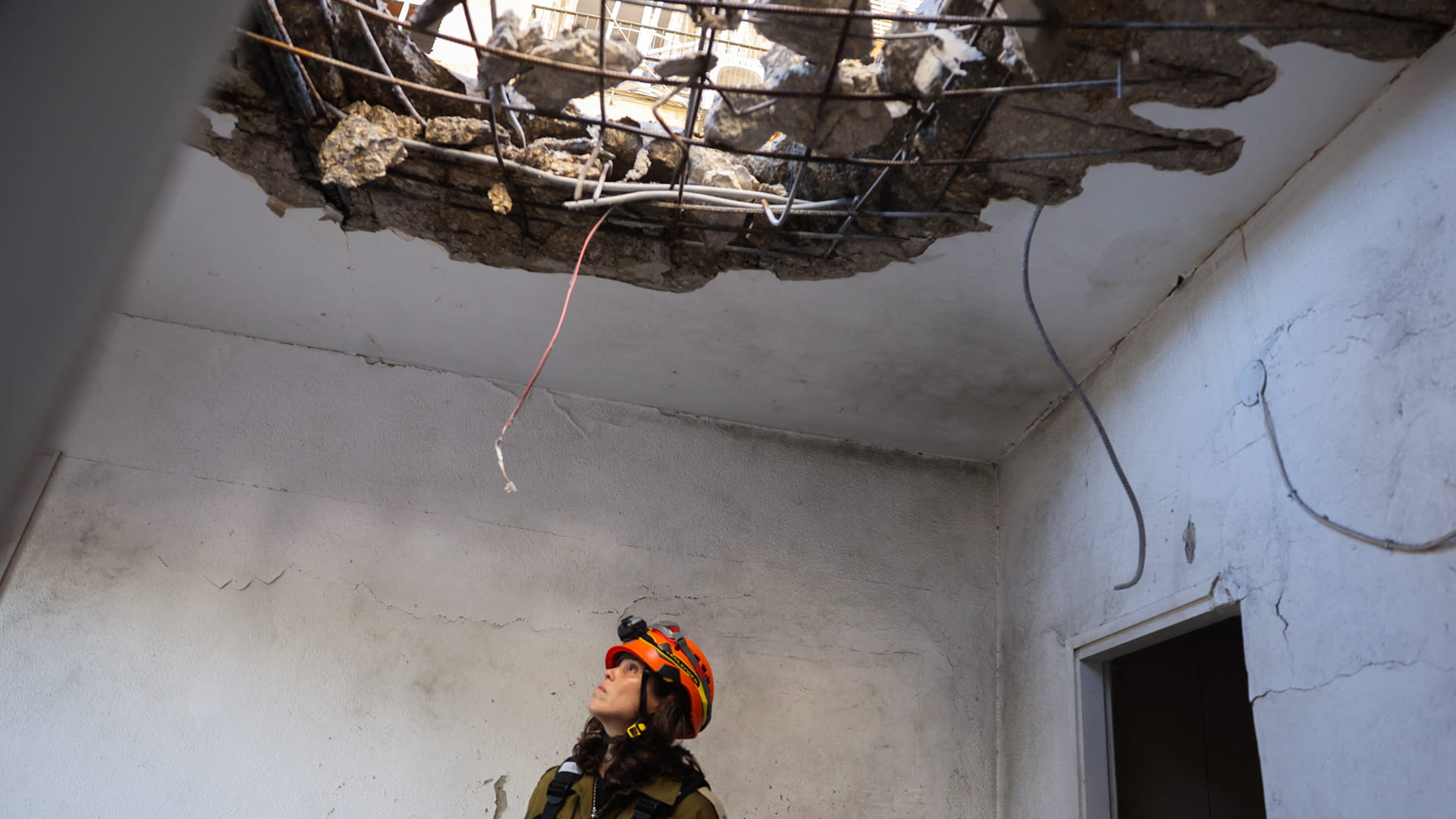 جيش إسرائيل: إطلاق 85 صاروخاً من لبنان على حيفا ومناطق الشمال 