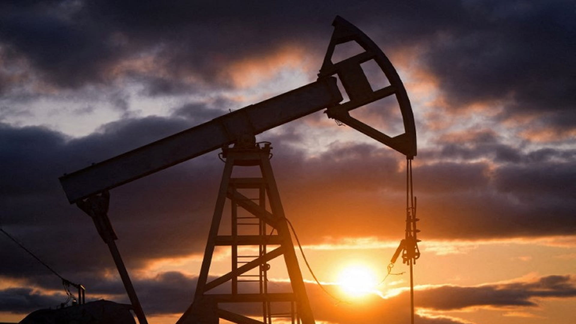 أسعار النفط تتراجع مع احتمال تنفيذ وقف لإطلاق النار في لبنان 