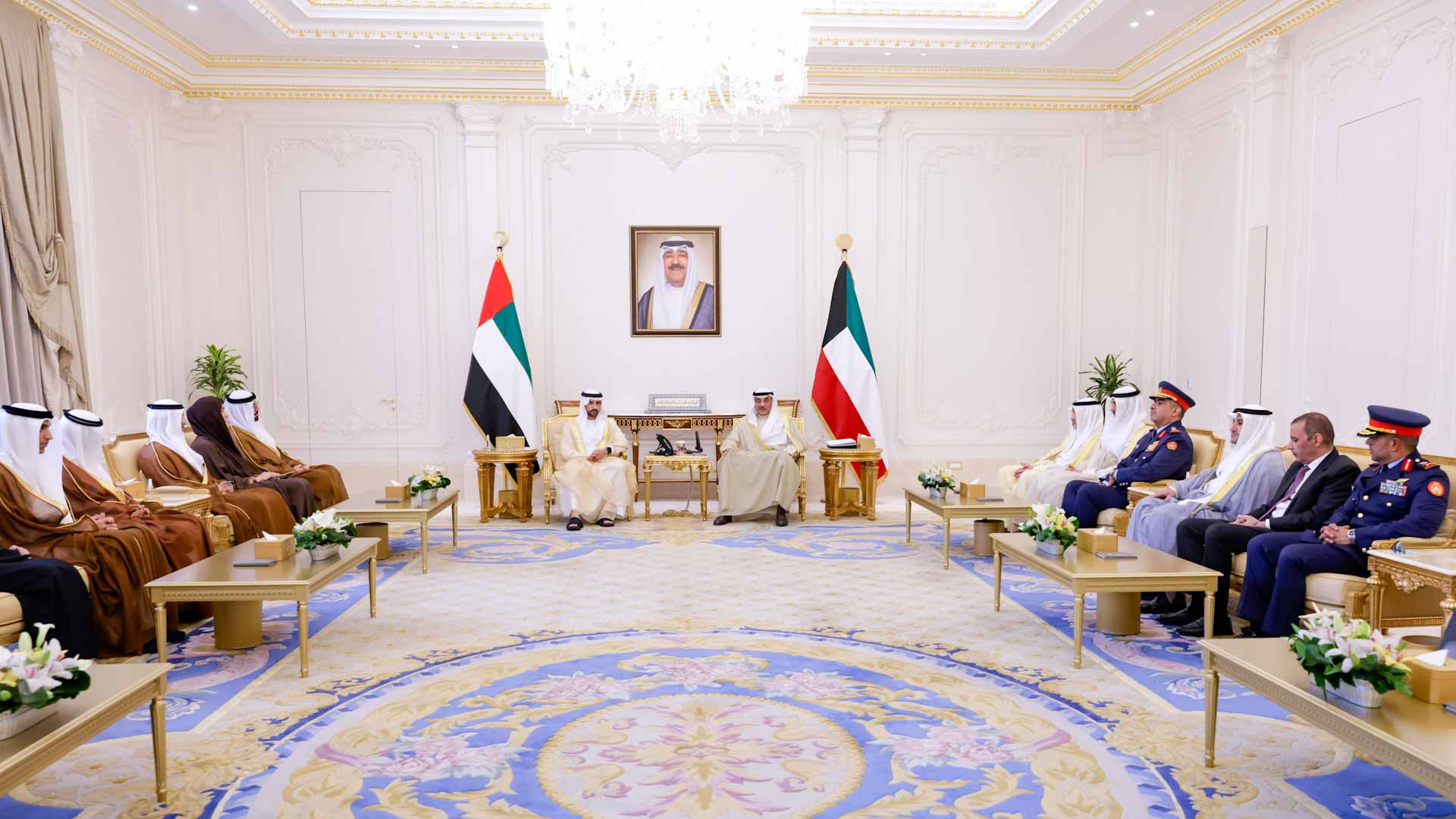 Hamdan bin Mohammed meets with Crown Prince of Kuwait 