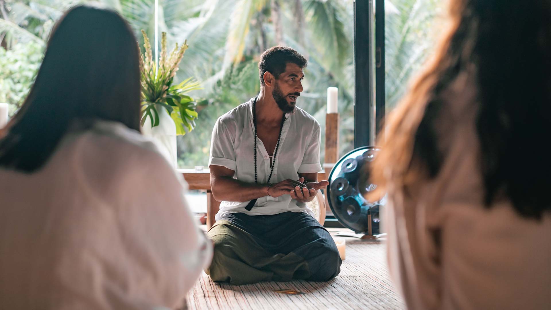 "مهرجان تنوير" يدعو الزوار لتجربة ثلاثية الفن والموسيقى والحركة 