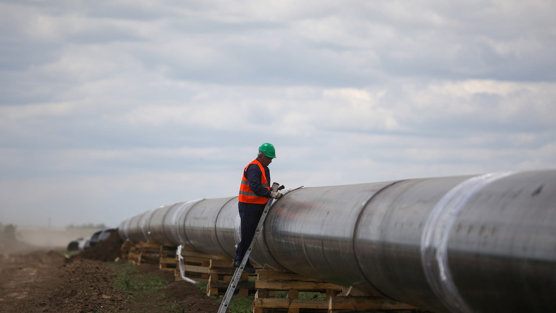 المجر: خط "ترك ستريم" قد يساعد أوروبا إذا توقف الغاز عبر أوكرانيا