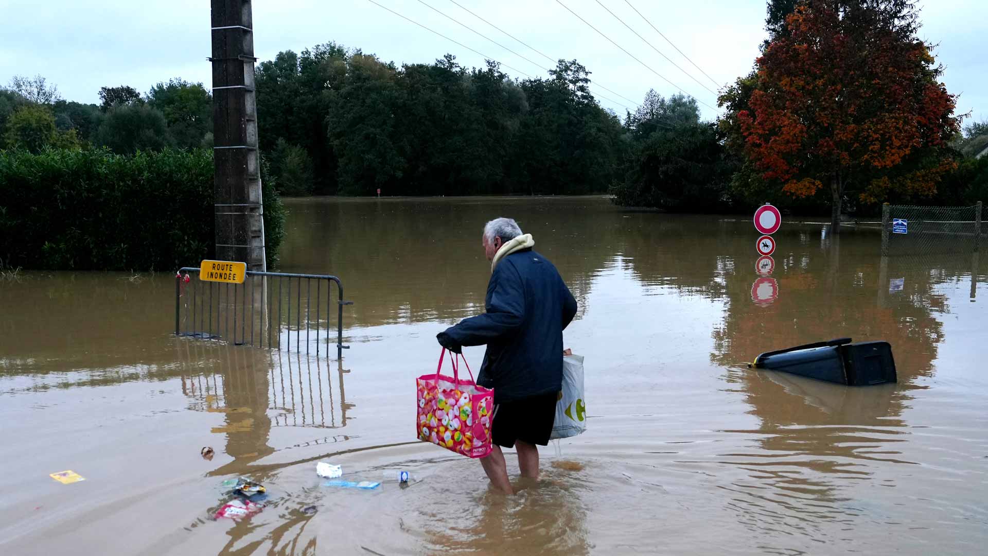 إعصار كيرك.. إنذار أحمر يهدد العاصمة الفرنسية بفيضانات كاسحة 