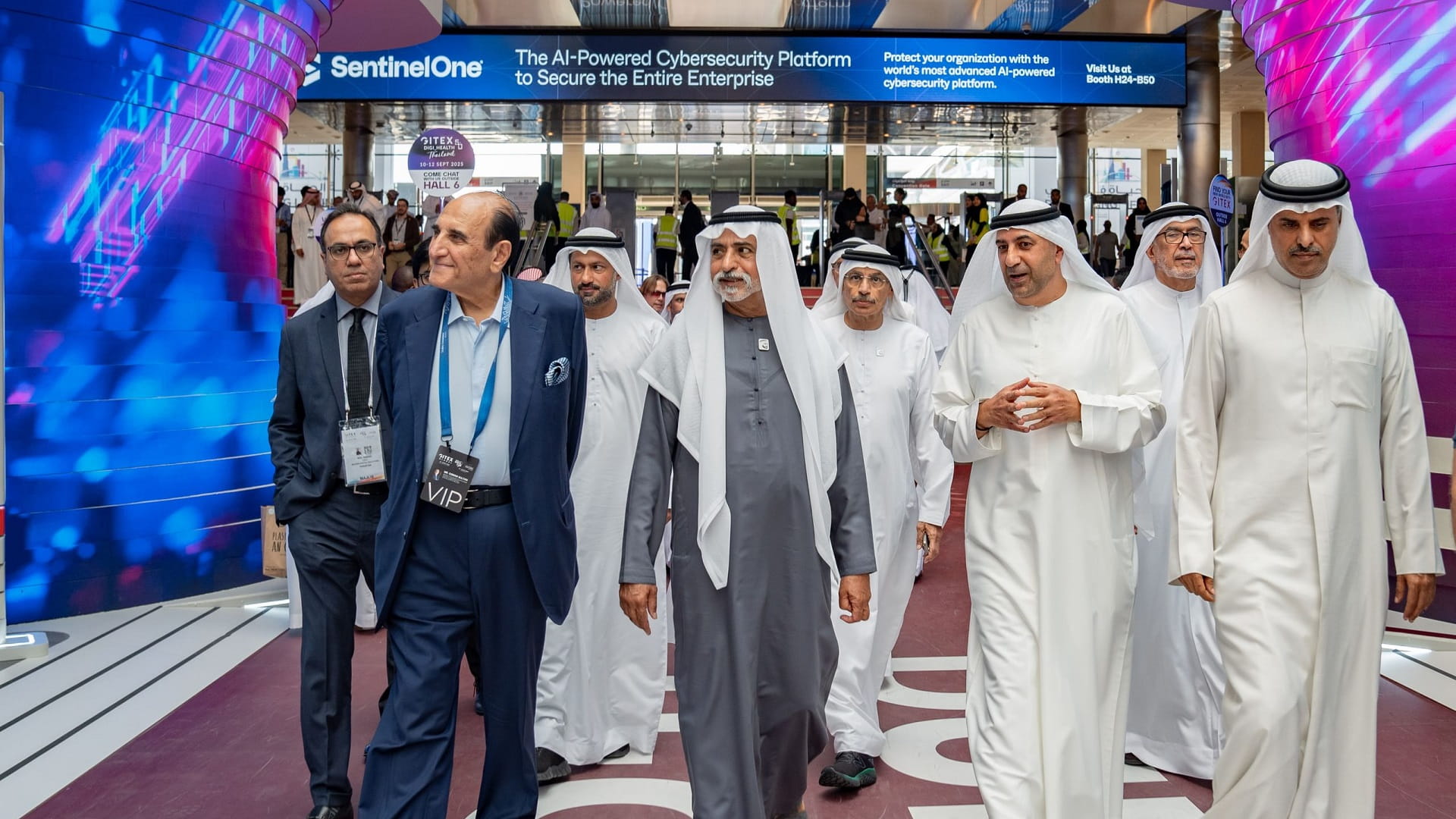 نهيان بن مبارك: الإمارات ستظل قبلة كبريات شركات التكنولوجيا دولياً