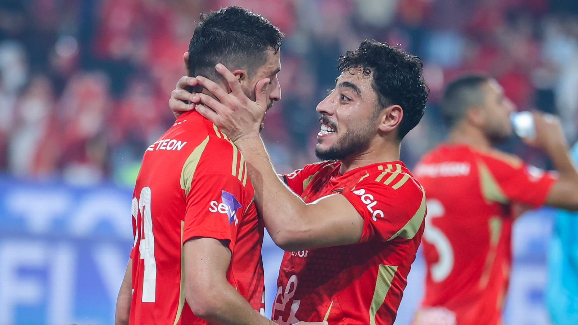 الأهلي يفوز على سيراميكا ويواجه الزمالك بنهائي السوبر المصري 