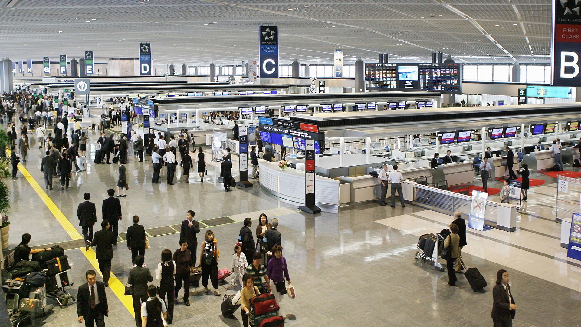 إعادة فتح مطار ميازاكي باليابان بعد إنذار خاطئ بوجود قنبلة  