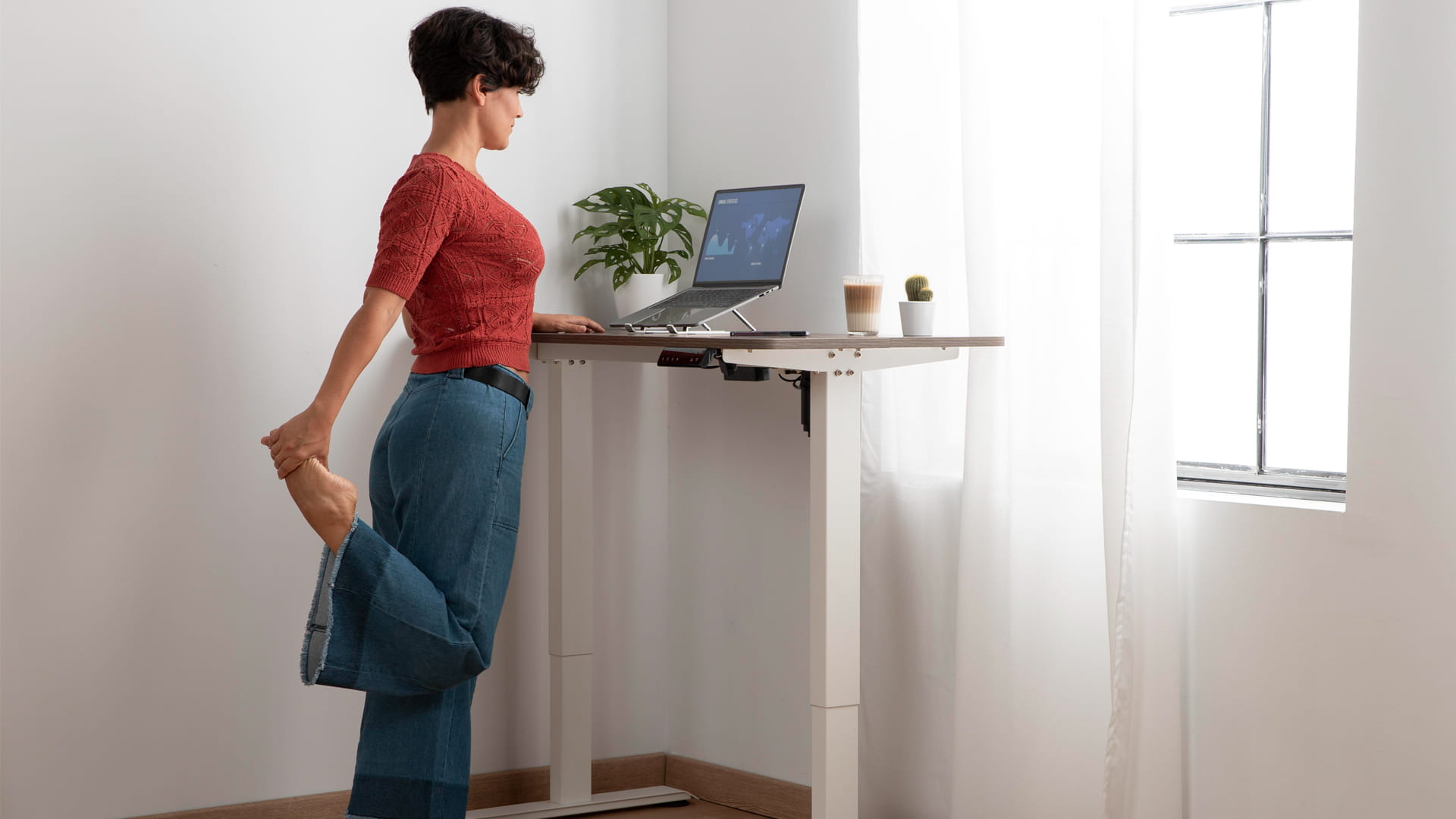 في تحذير.. الوقوف طويلاً يزيد خطر الإصابة بأمراض الدورة الدموية 