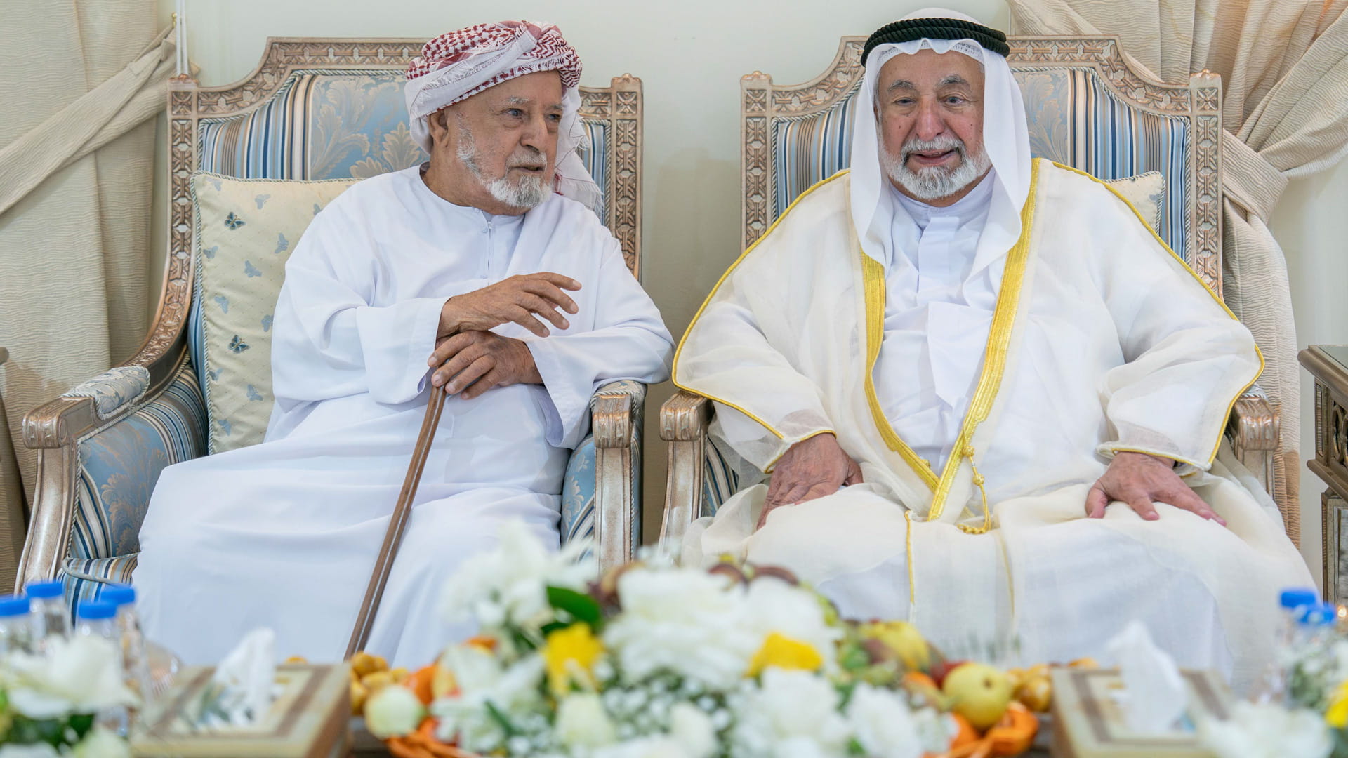 حاكم الشارقة يزور والي منطقة وادي الحلو ويطمئن على صحته