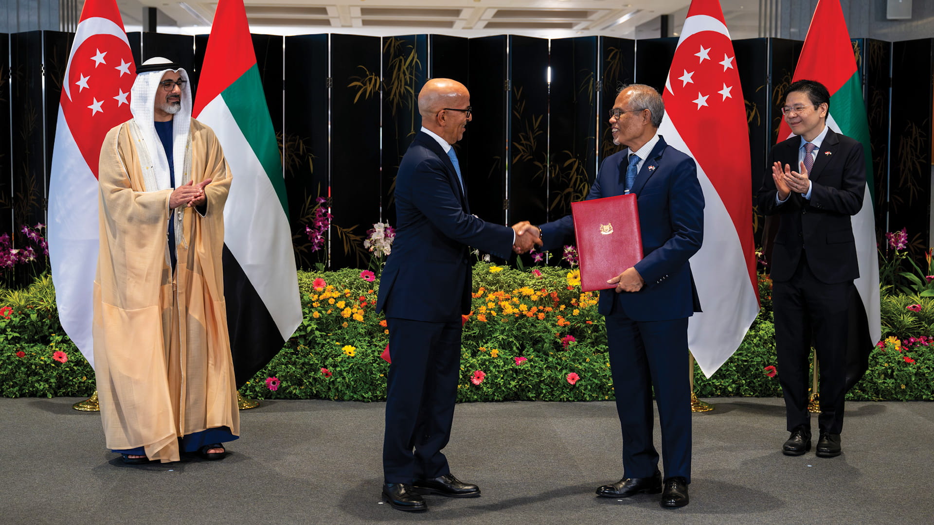 Crown Prince of Abu Dhabi, PM of Singapore witness MoU exchanges
