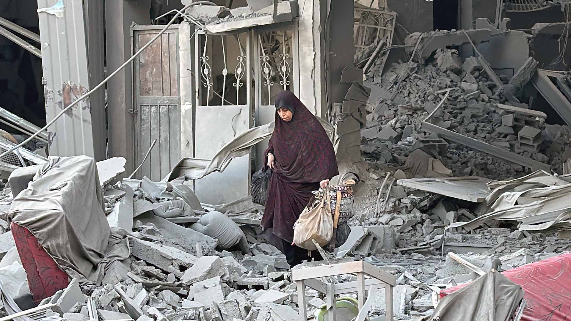 سوت مبنى أرضاً..غارة إسرائيلية على شمال قطاع غزة تقتل 55 فلسطينياً 