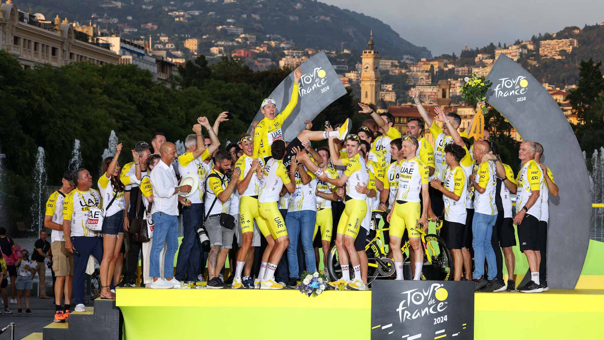 الإمارات للدراجات الهوائية ينهي موسمه بإنجاز تاريخي جديد 