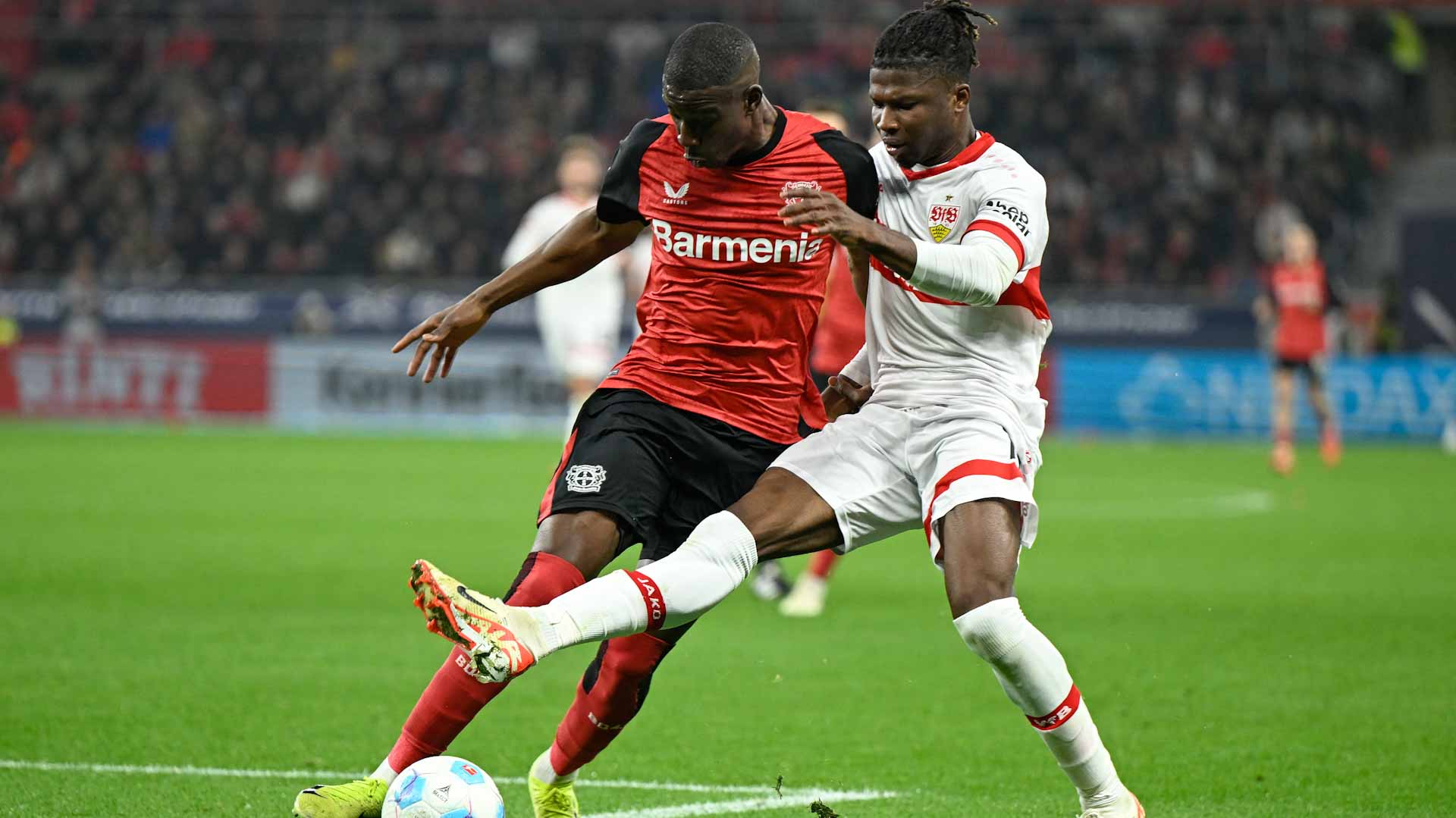 Wasteful Leverkusen held by Stuttgart as Liverpool loom 