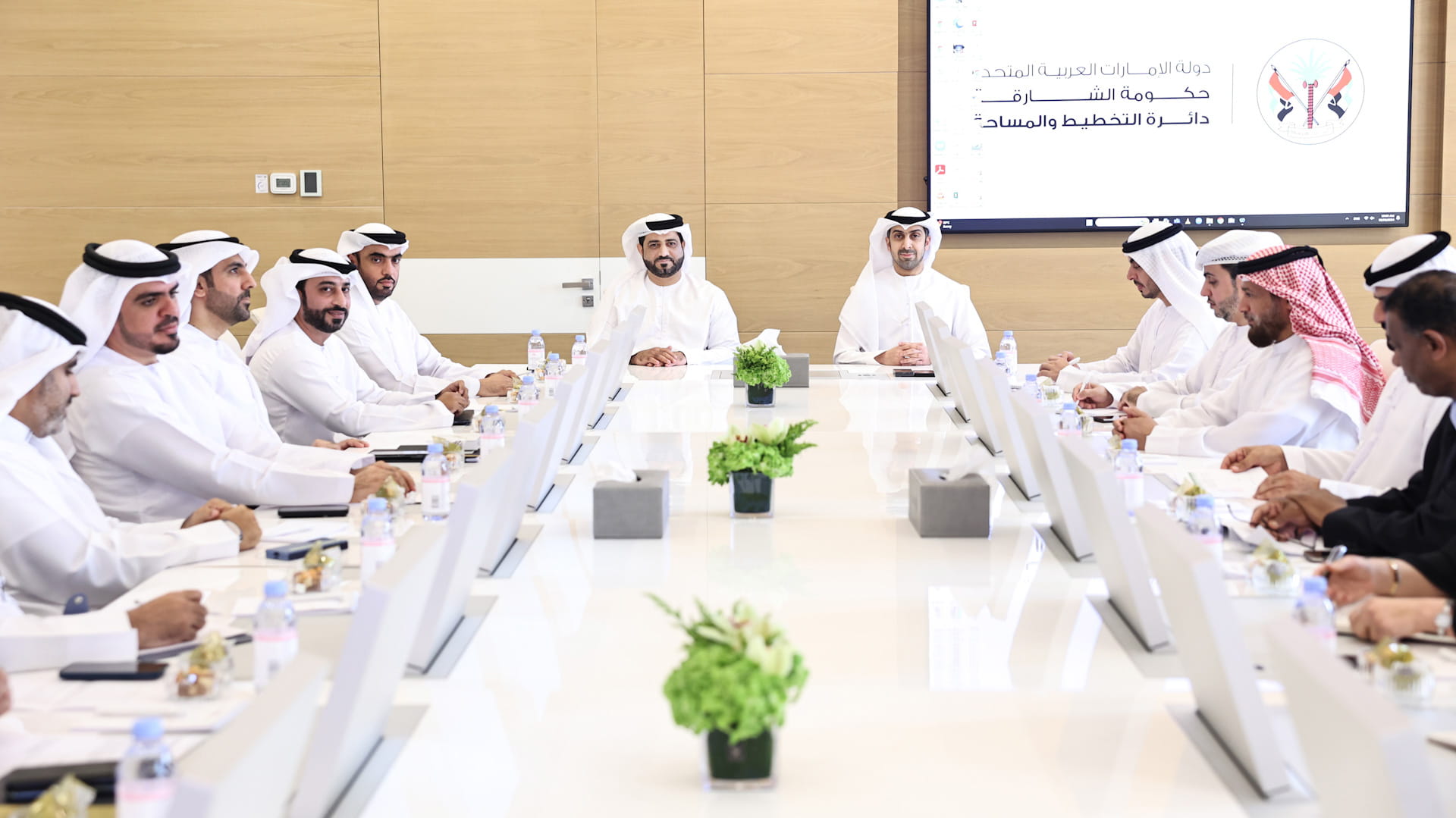 تخطيط واقتصادية الشارقة تبحثان تعزيز التكامل الرقمي بين الدائرتين