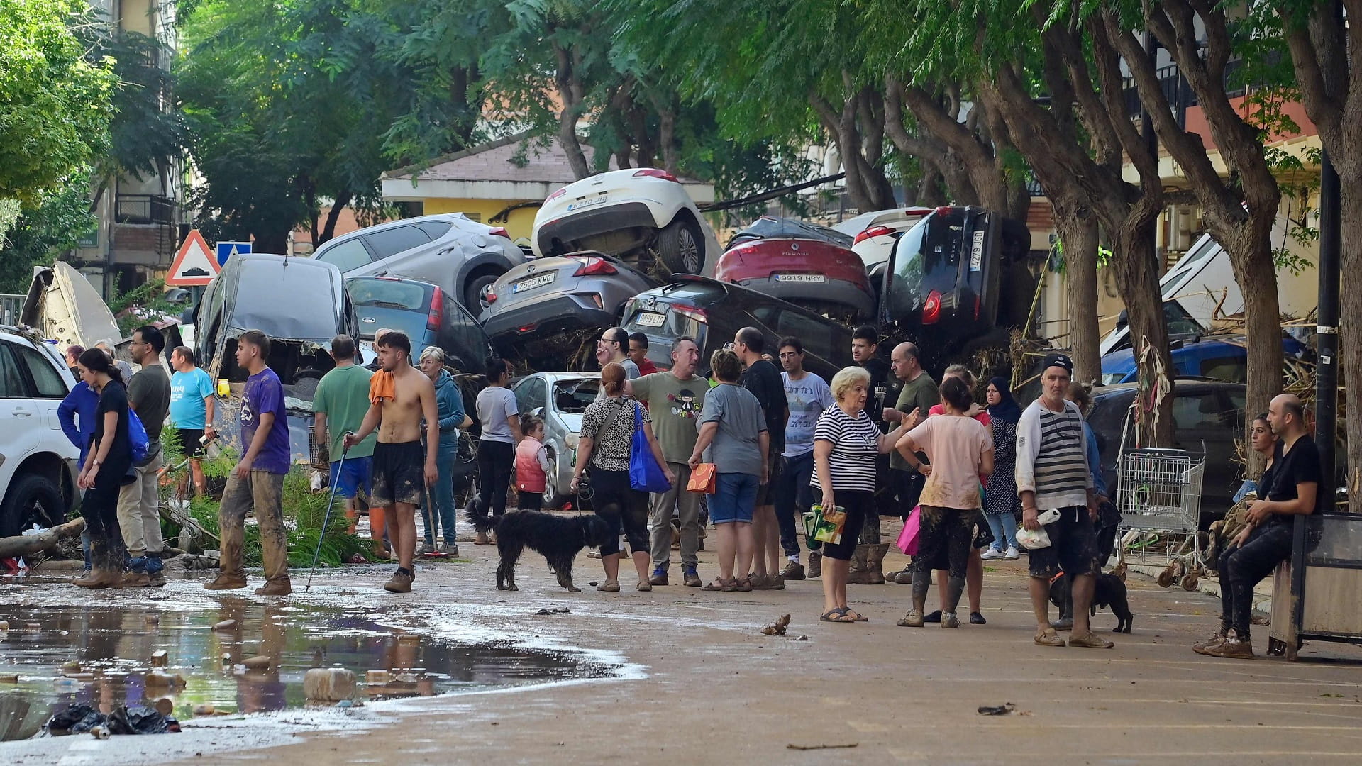 تأجيل مباراة فالنسيا وريال مدريد في الدوري الإسباني بسبب الفيضانات