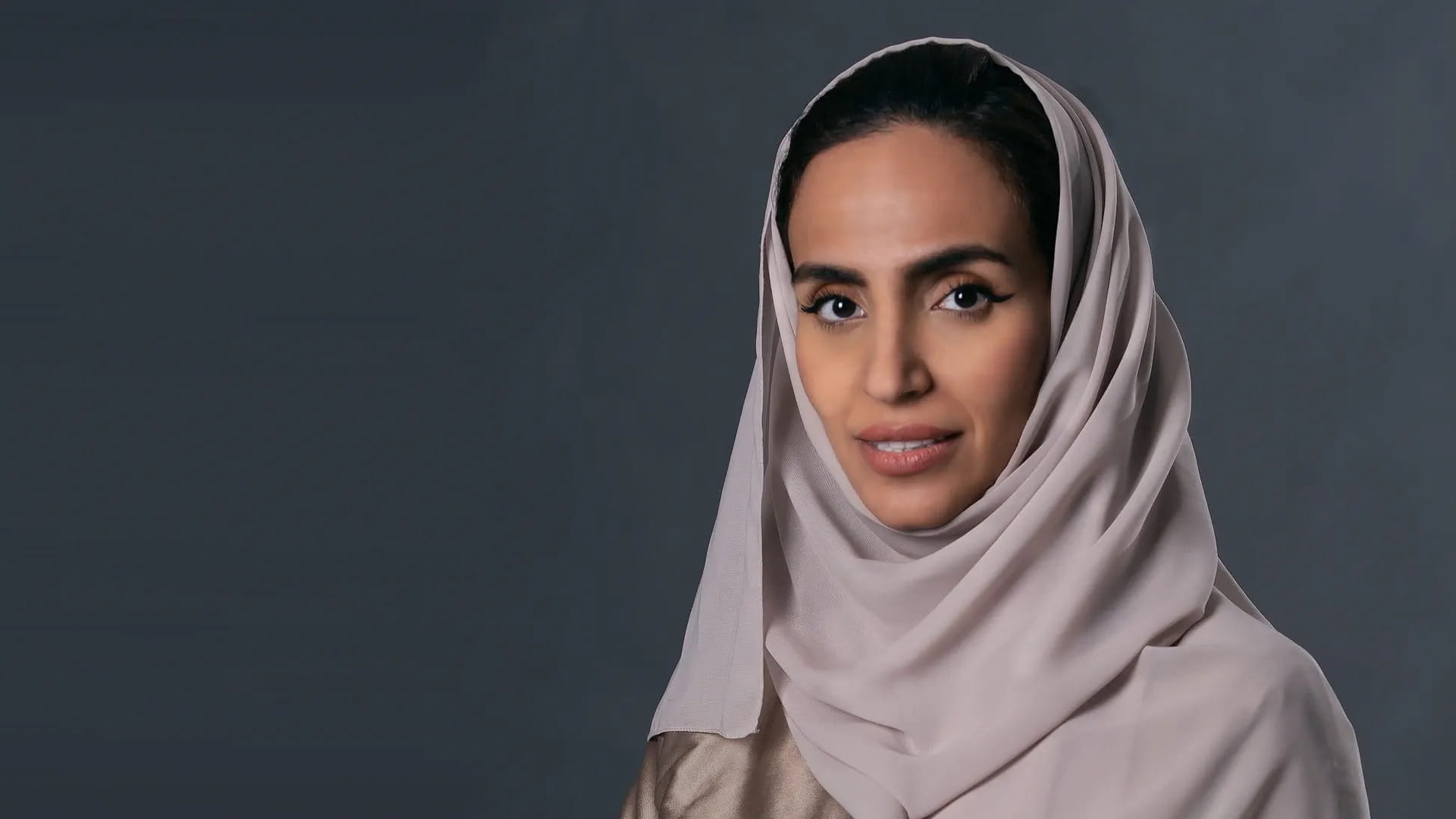 مجد الشحّي: احتفاؤنا بعَلَمنا احتفاءٌ بالماضي والحاضر والمستقبل