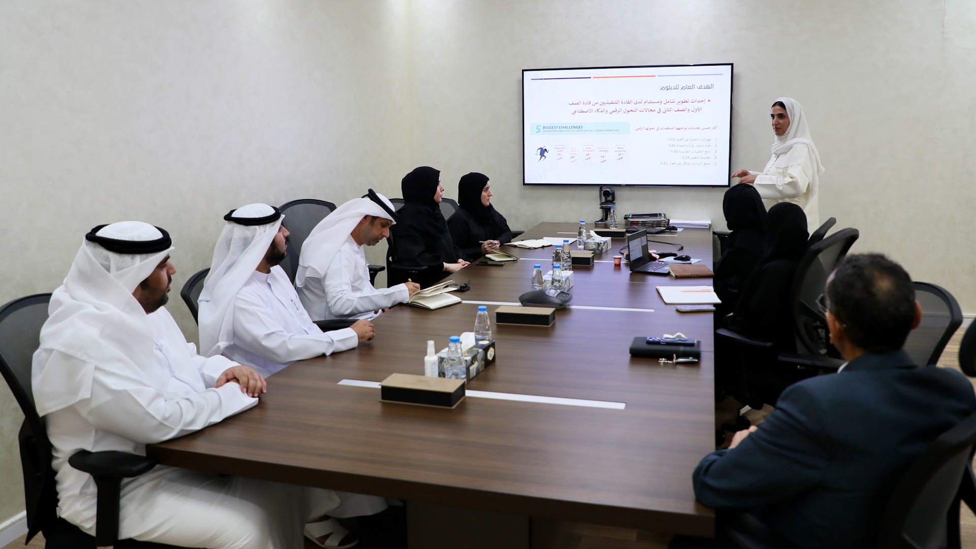 موارد وجامعة الشارقة تبحثان تصميم برامج تدريبية تواكب التطورات 