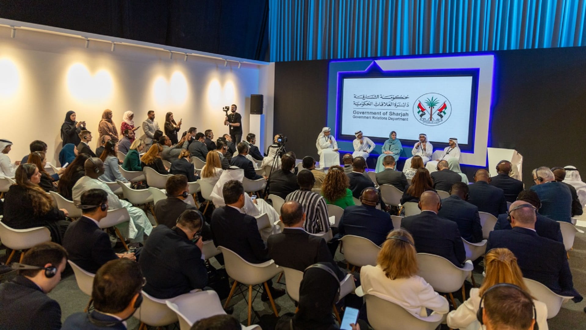 منتدى الاتصال الحكومي الـ13 يحتضن فعاليات "يوم الشارقة الدبلوماسي" 