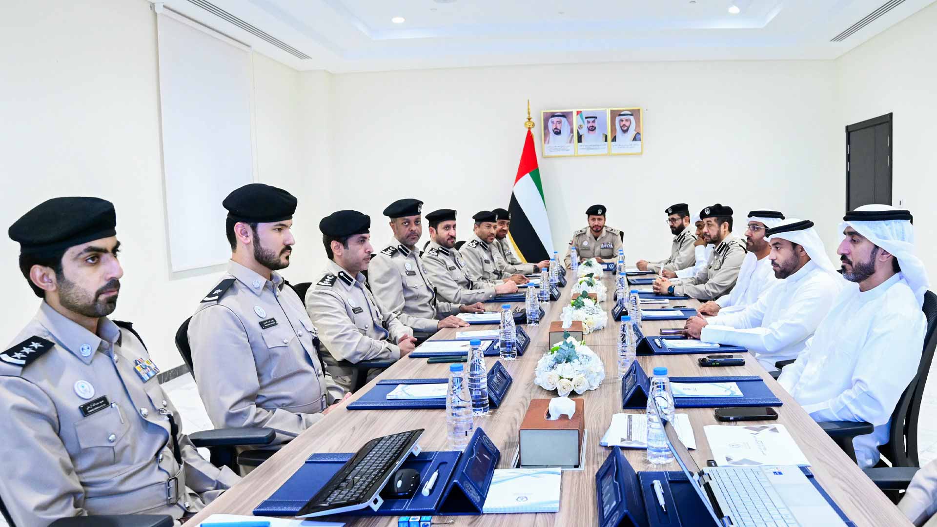 اللواء الشامسي يناقش نتائج المؤشرات الاستراتيجية خلال 6 أشهر 