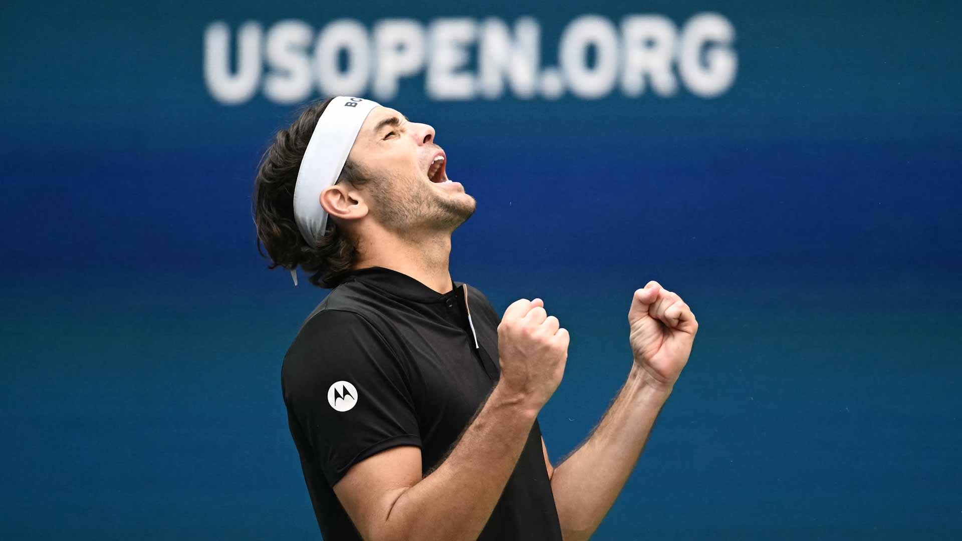 الأميركي فريتز يتأهل لنصف نهائي بطولة أميركا للتنس  