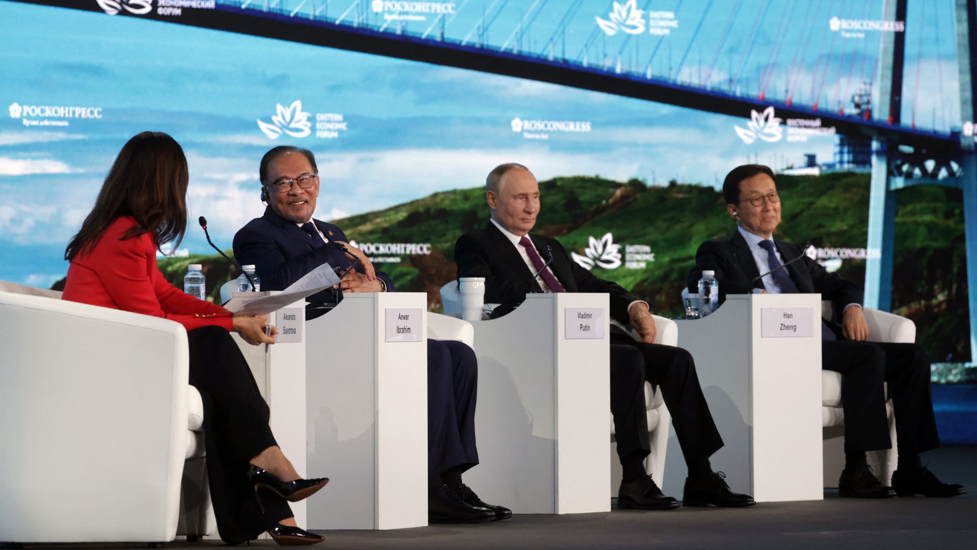 بوتين استعداد بلاده لإجراء مفاوضات مع أوكرانيا 