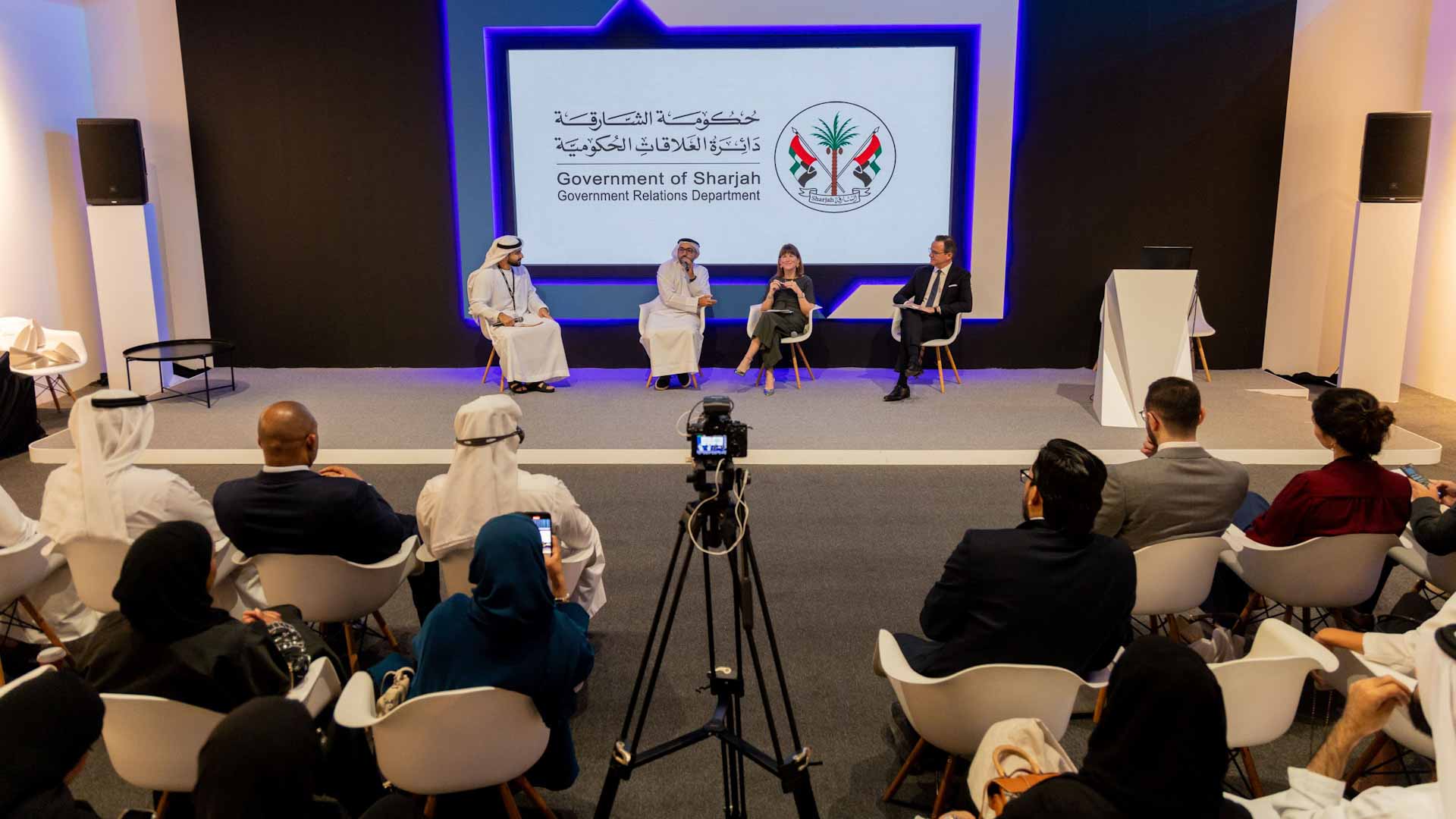 "علاقات الشارقة" تبحث التبادل الثقافي والقوة الناعمة للدبلوماسية 