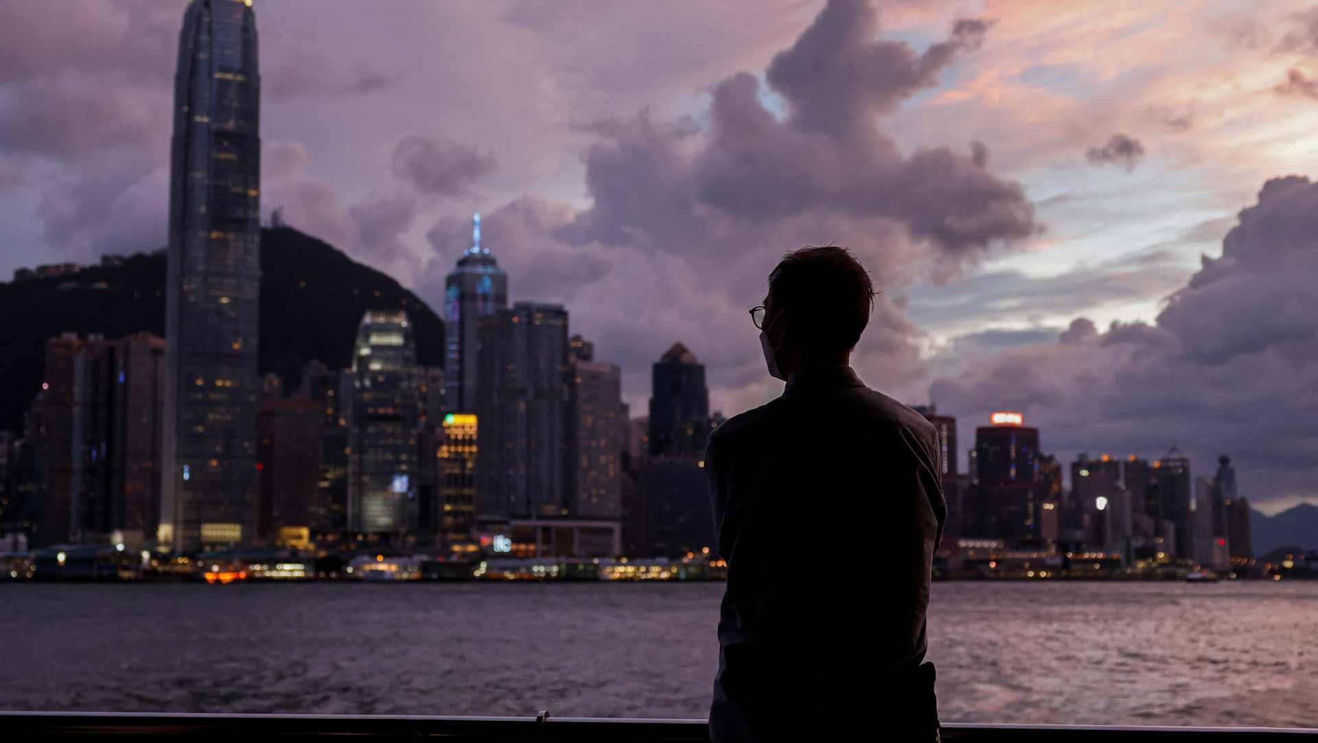 برياح عاتية وأمطار غزيرة..إعصار ياجي يجتاح جنوب الصين ويشل حركته 