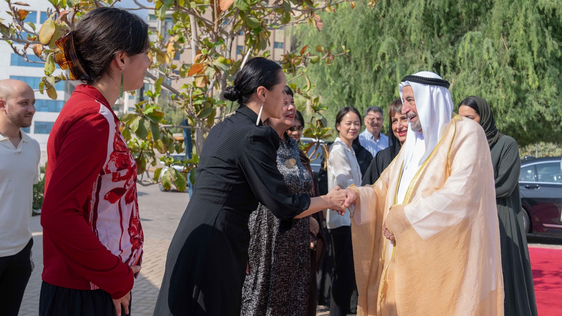 Sharjah Ruler inaugurates exhibitions of Khalili, KaraKa 