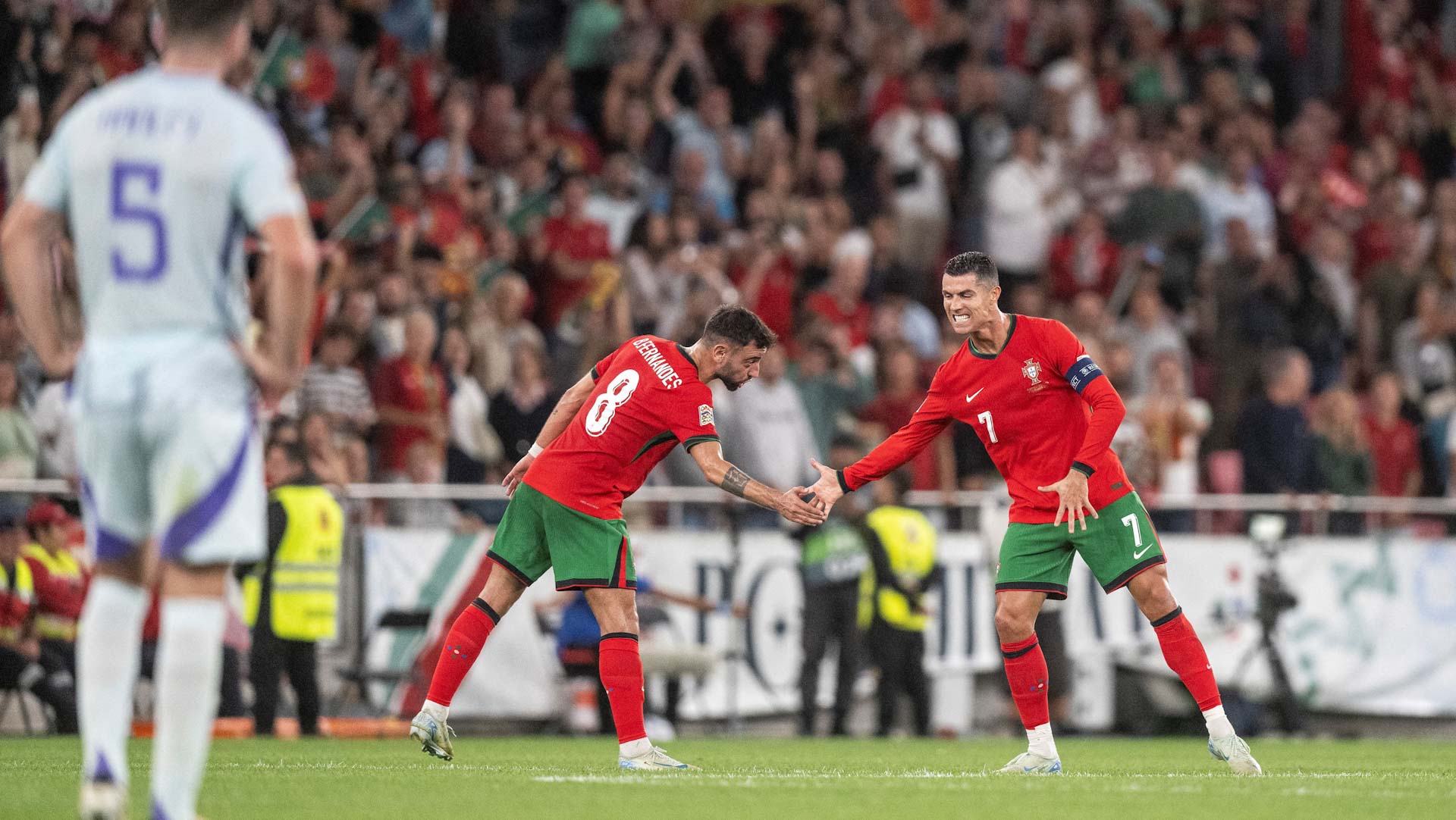 Ronaldo strikes late to seal Portugal win over Scotland 