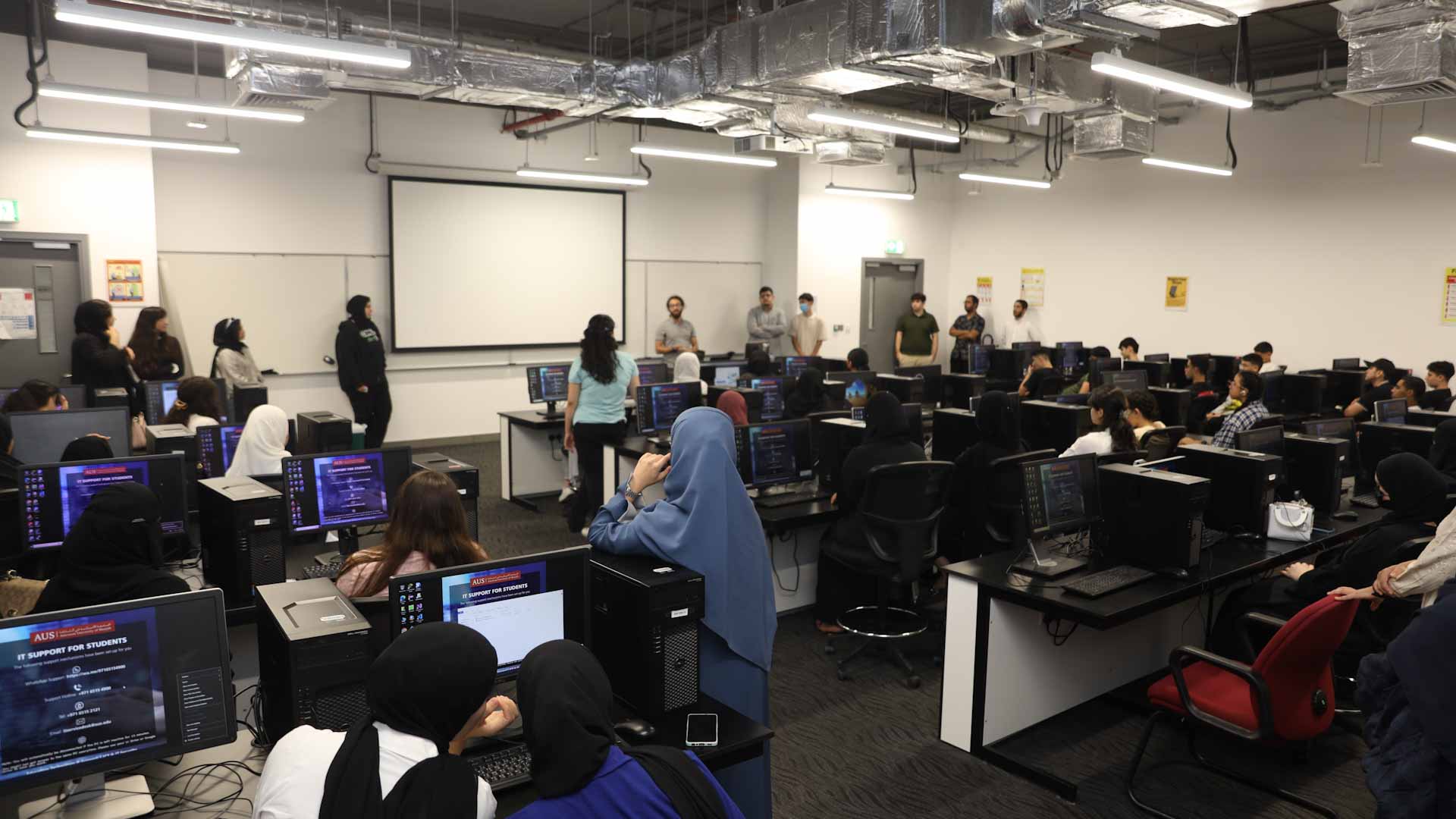  "الشارقة للتمكين الاجتماعي" تنظم ورش "مغامرات البرمجة" للأيتام 