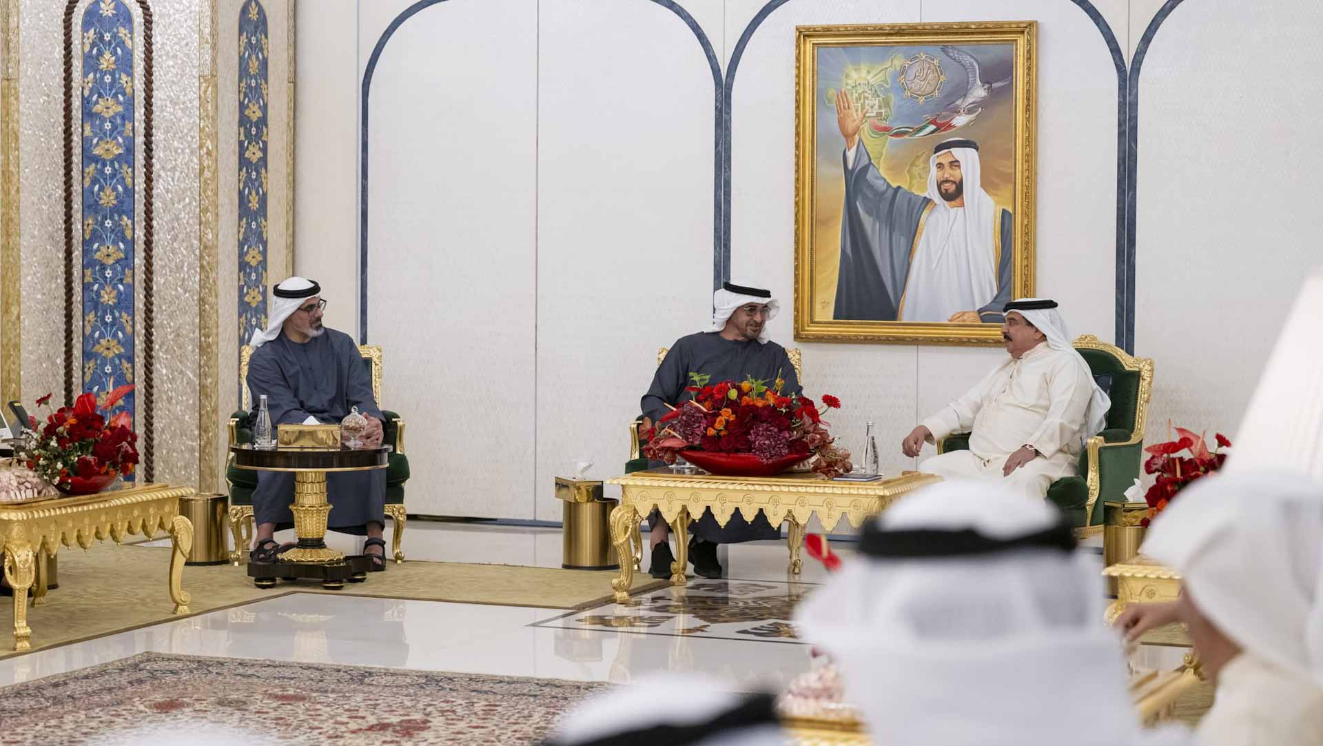 UAE President visits King of Bahrain at his residence in Abu Dhabi 
