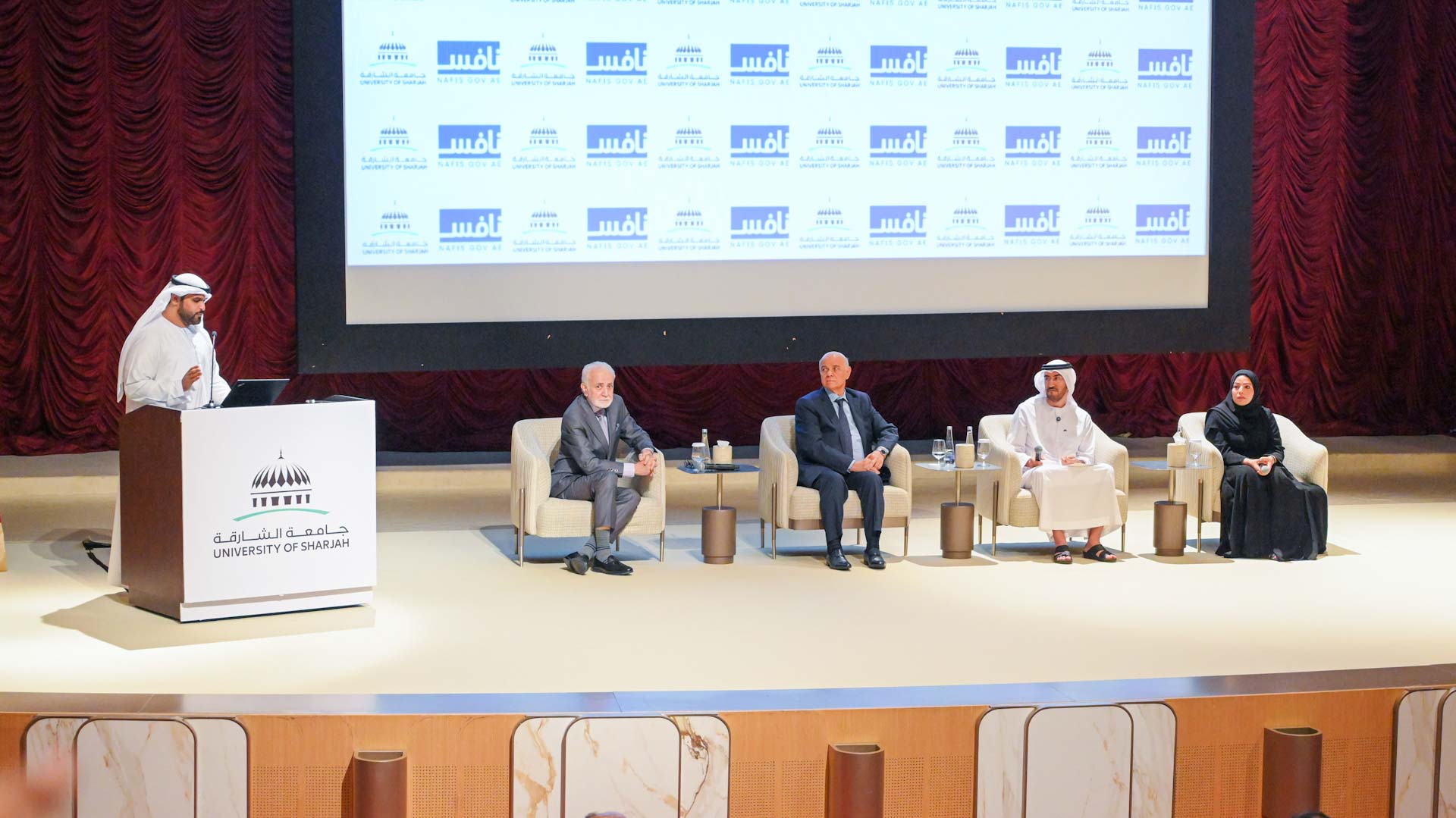 جامعة الشارقة تناقش تأهيل الكوادر الإماراتية بالقطاع الصحي 