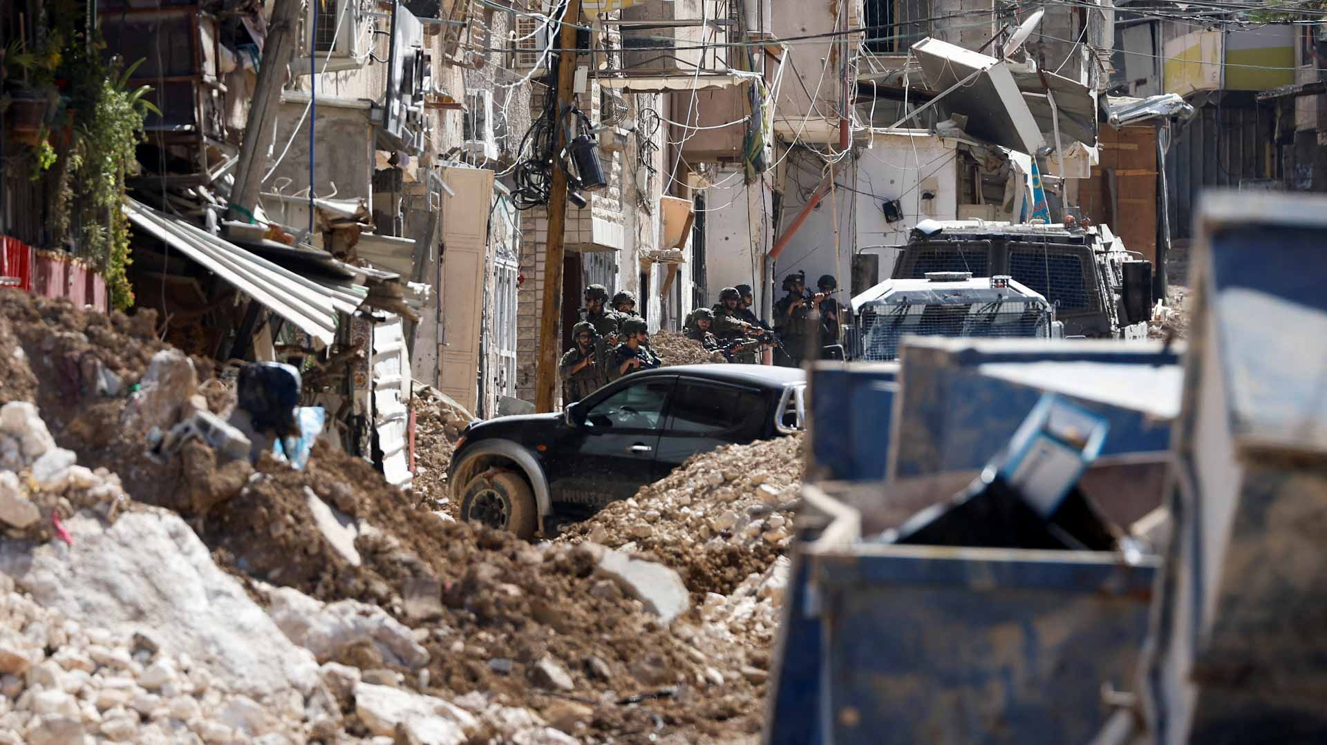 الهلال الأحمر الفلسطيني:مقتل فلسطينيين اثنين في قصف بالضفة الغربية 