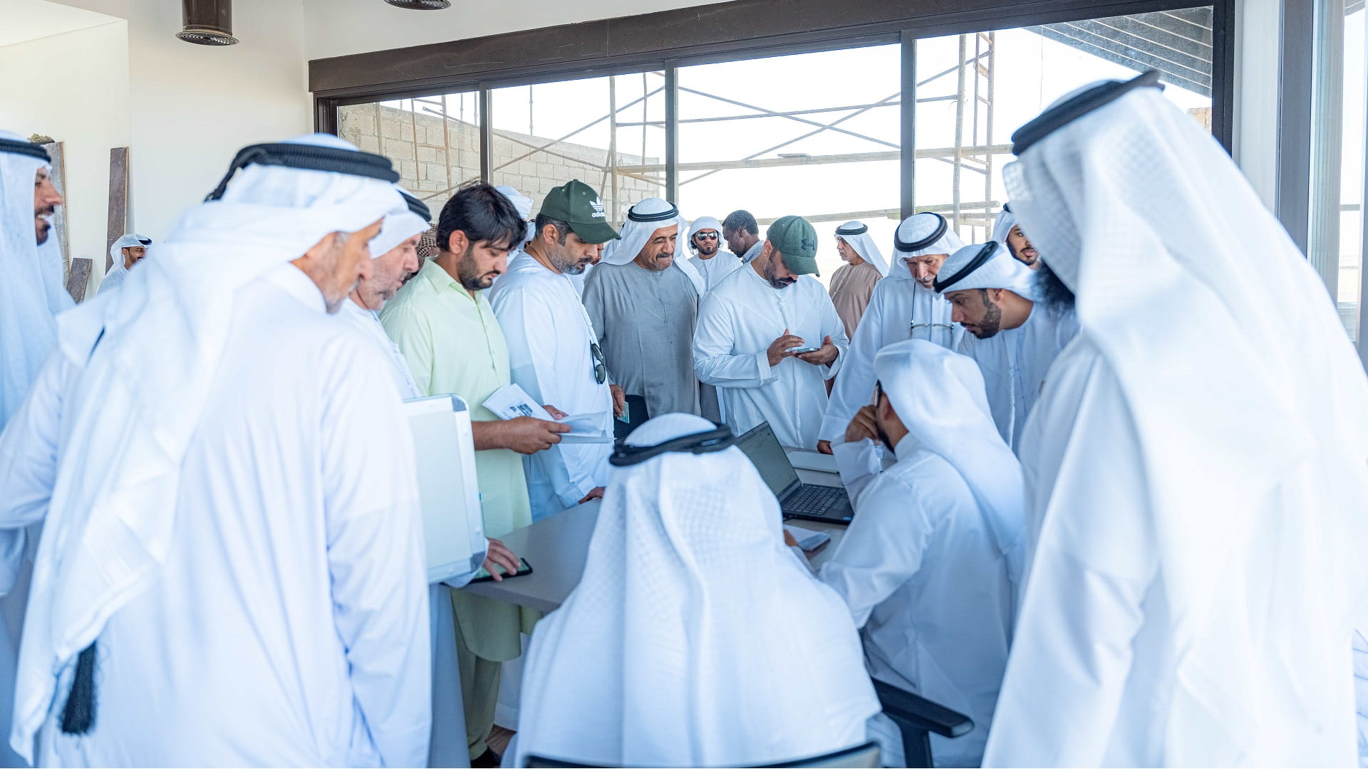 "زراعة الشارقة" توزع بذور القمح غير المعدّلة وراثياً على المزارعين 