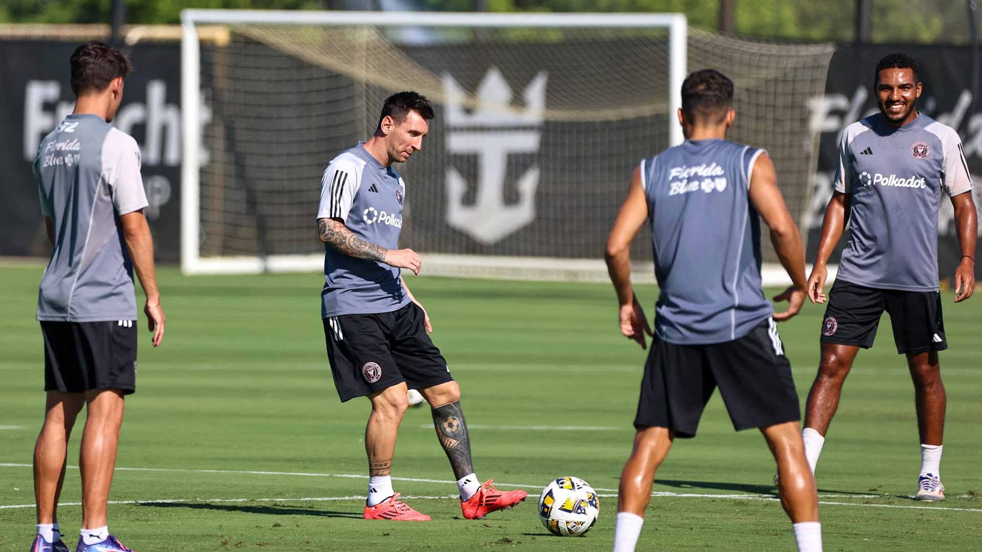 ميسي يعود إلى الملاعب بعد غياب شهرين بسبب الاصابة 