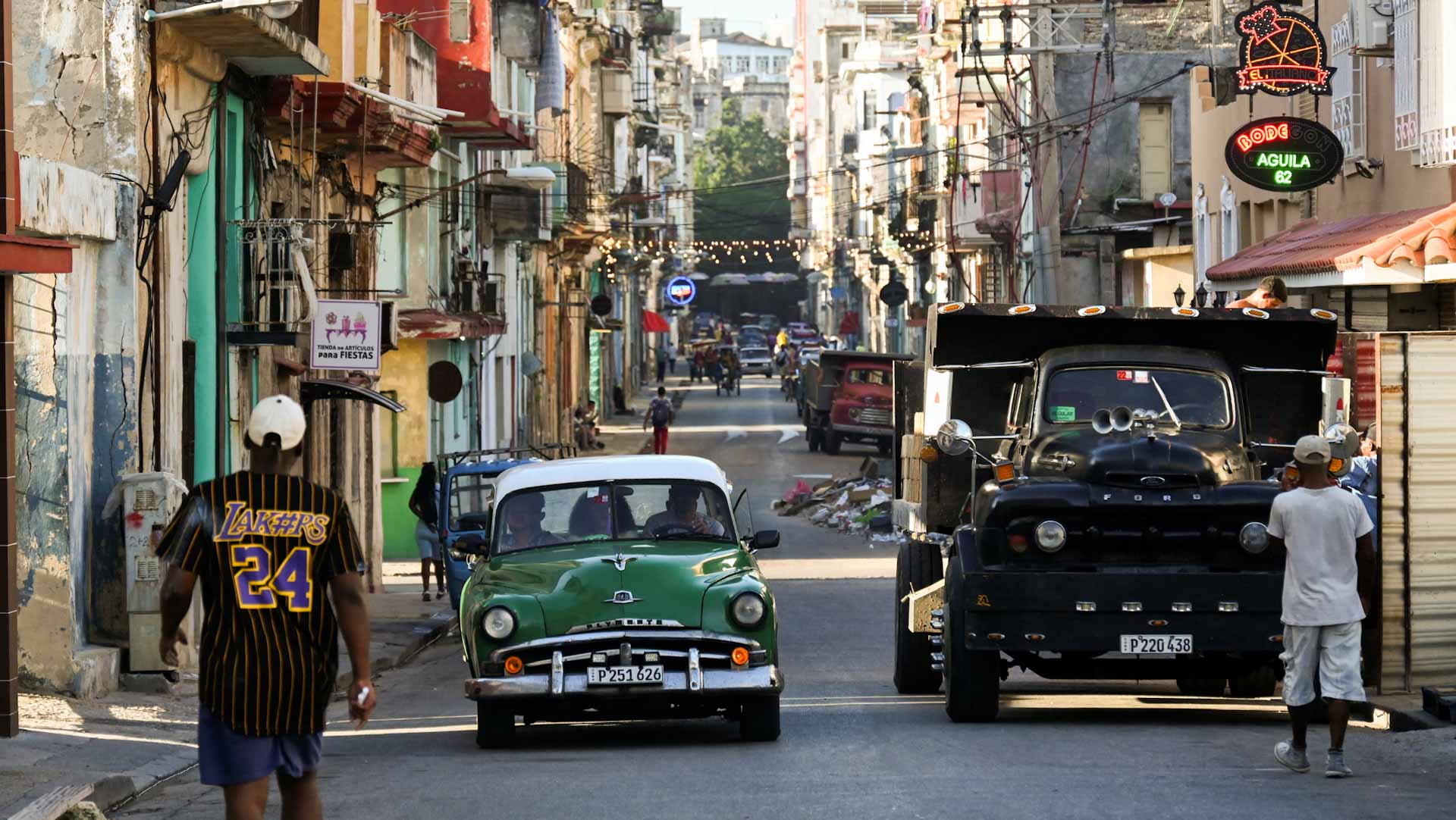 Hundreds of thousands in Cuba without water