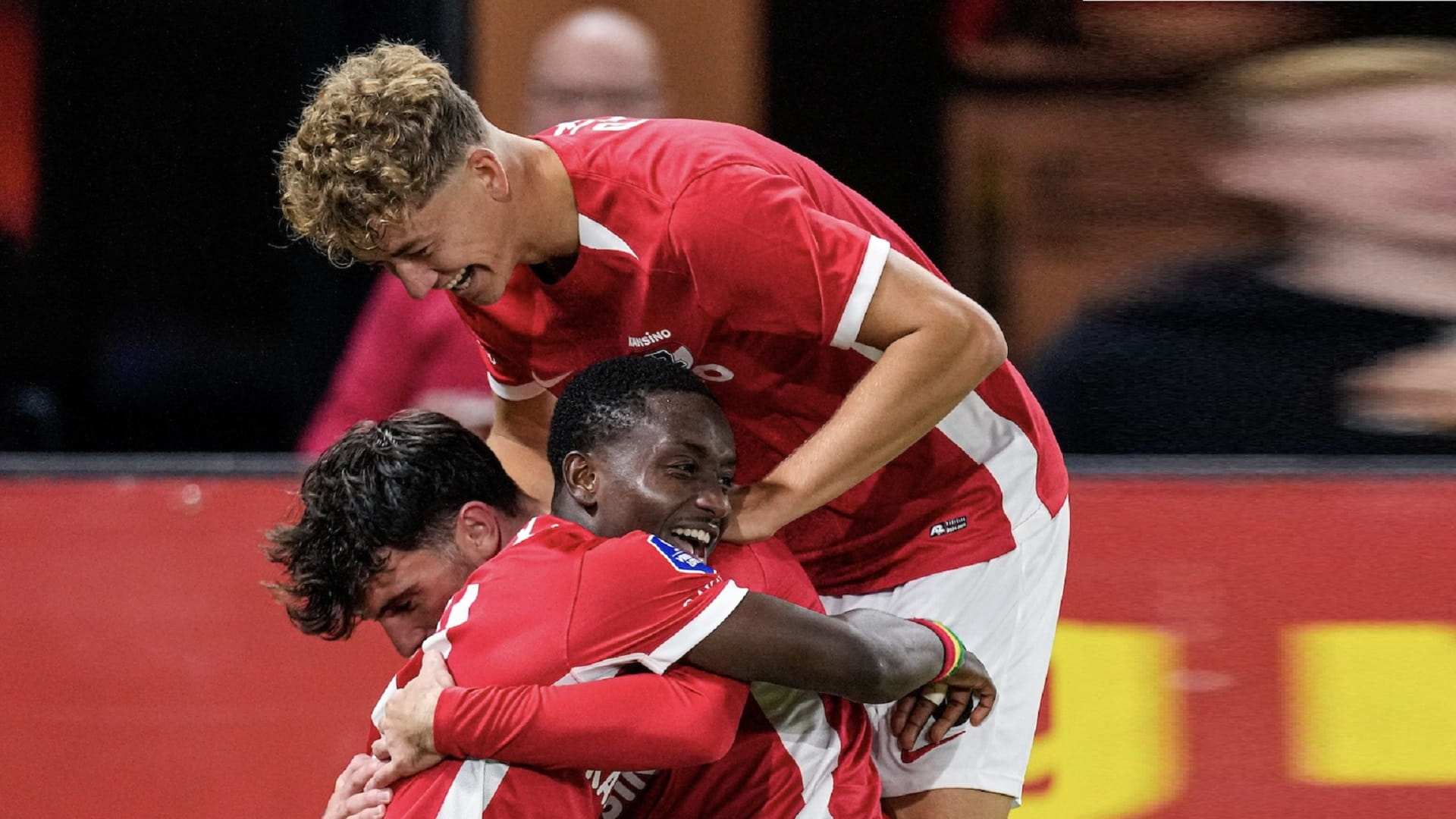 ألكمار يمطر شباك نظيره هيرنفين بتسعة أهداف في الدوري الهولندي