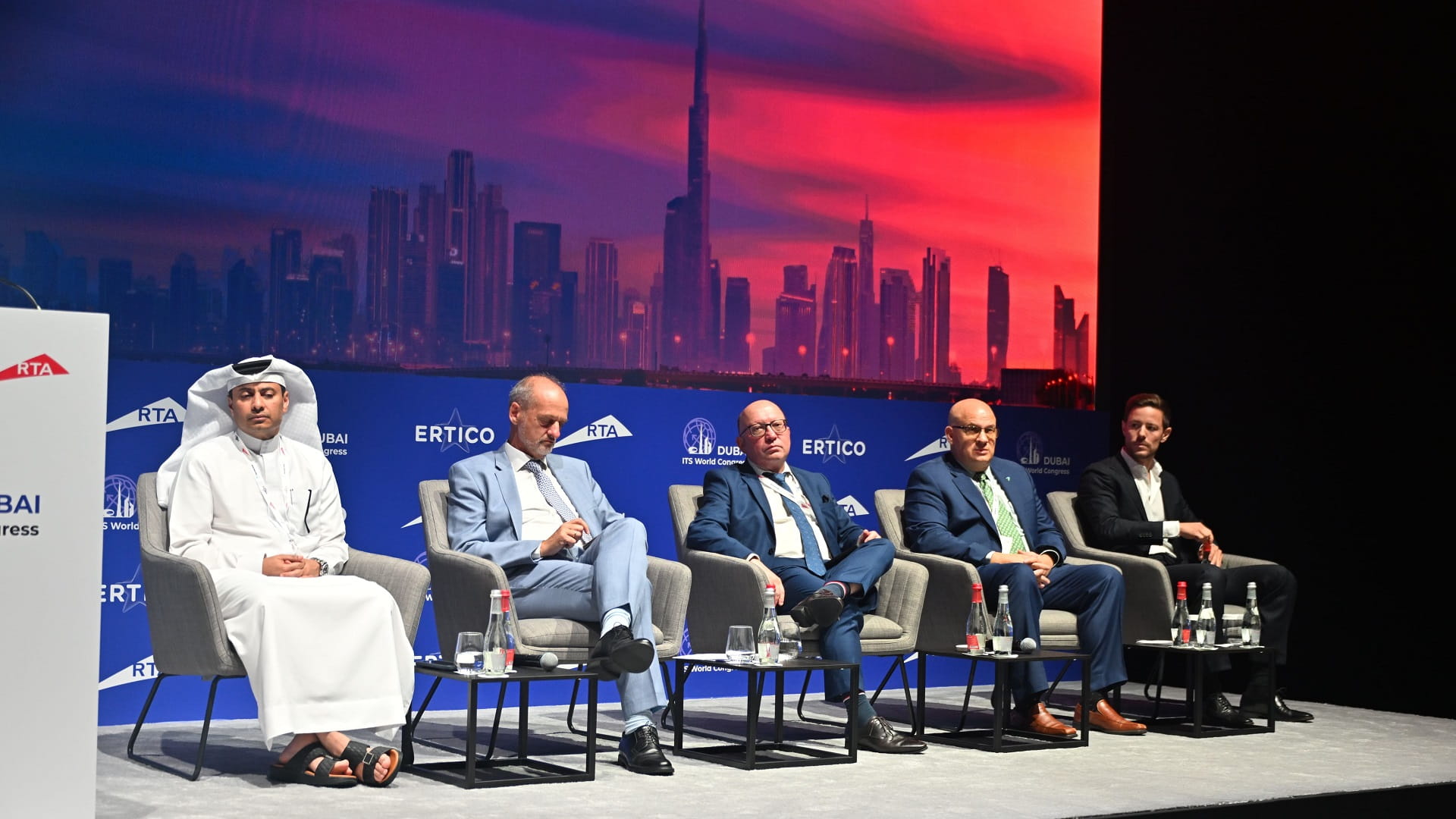 انطلاق الدورة الـ 30 من المؤتمر العالمي لأنظمة النقل الذكية بدبي 