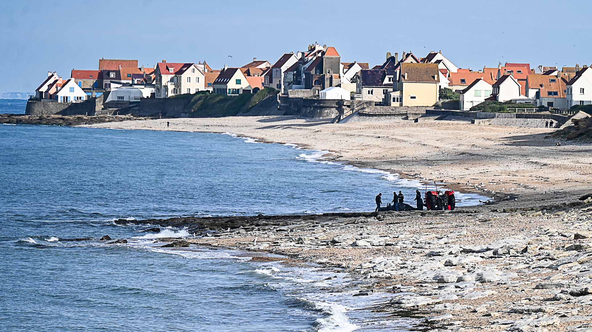 مأساة جديدة.. البحر يبتلع 8 مهاجرين أثناء محاولتهم عبور المانش