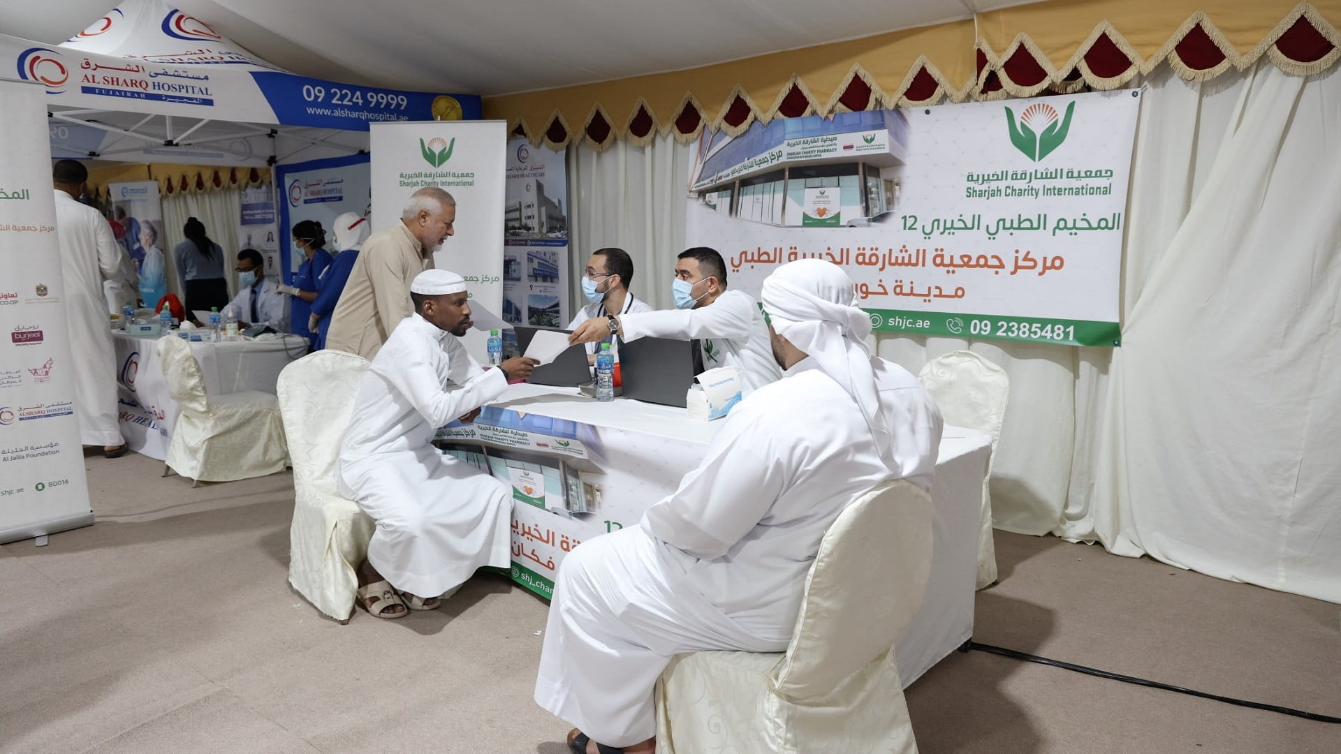 10 آلاف مستفيد من المخيمات الطبية لجمعية الشارقة الخيرية  