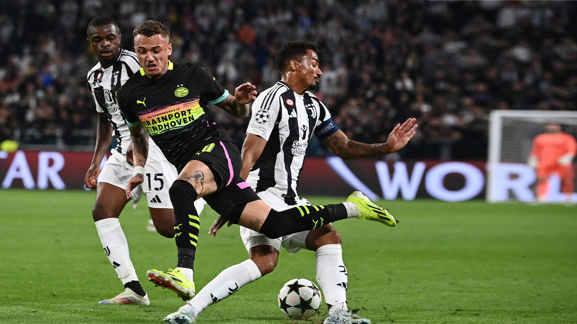 يوفنتوس يقسو على أيندهوفن الهولندي بالجولة 1 لدوري أبطال أوروبا 