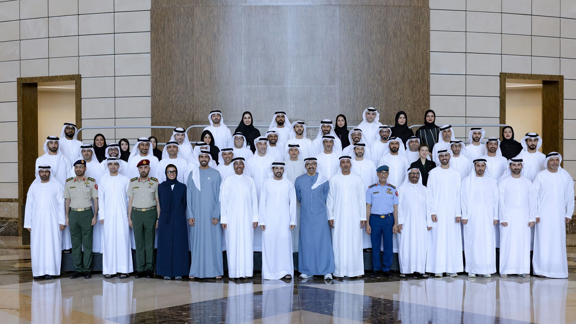 Hamdan bin Mohammed meets with Abdullah bin Zayed