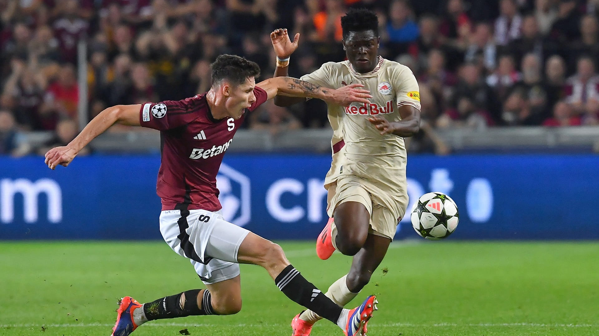 Sparta enjoy Champions League return with 3-0 win over Salzburg 
