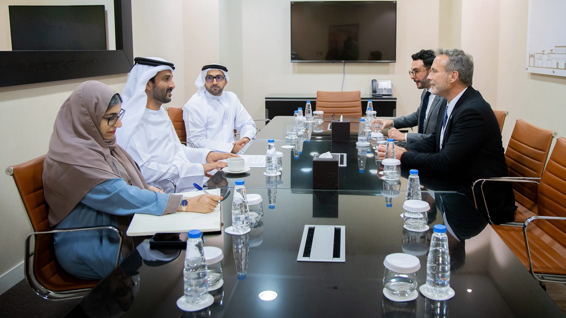 وزير الاقتصاد ووزير السياحة الغواتيمالي يبحثان التعاون السياحي 