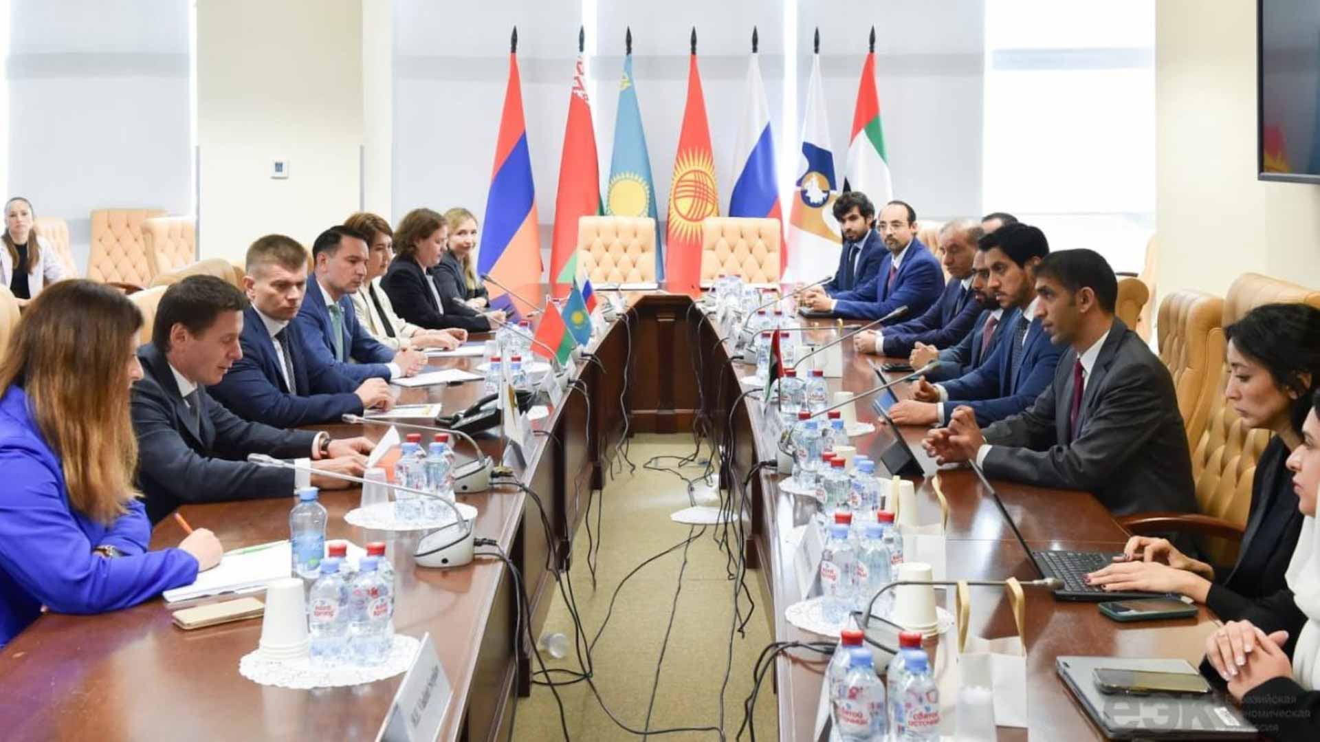 الإمارات والاتحاد الأوراسي يستكشفان فرص الارتقاء بالعلاقات