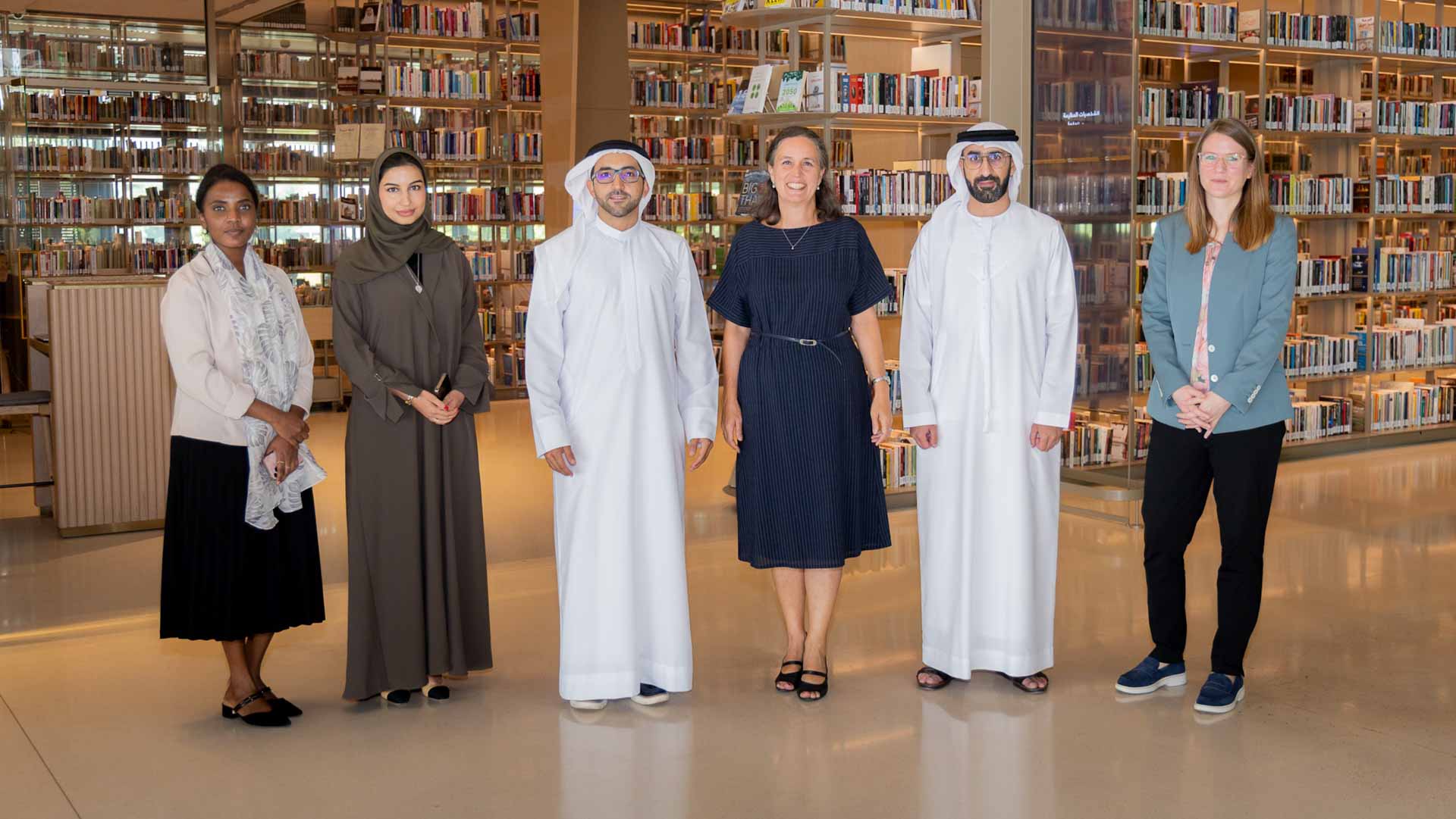 فاهم القاسمي والقنصل الألماني يبحثان سبل العمل المشترك 