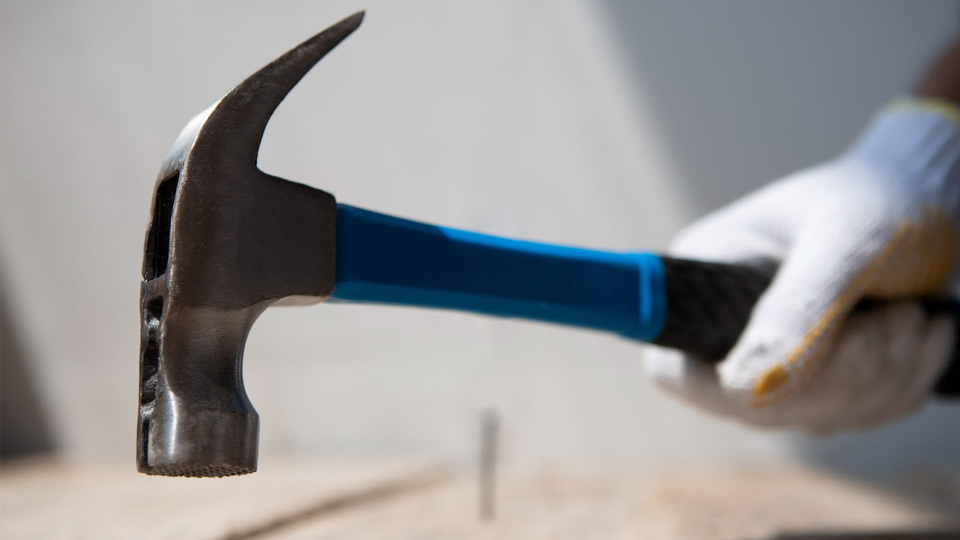  مستوحى من الإنترنيت.. هجوم بمطرقة في مدرسة بروسيا يخلف 3 جرحى