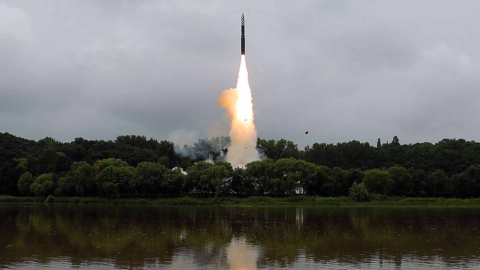 فوق المحيط الهادئ.. الصين تختبر صاروخاً بالستياً عابراً للقارات 